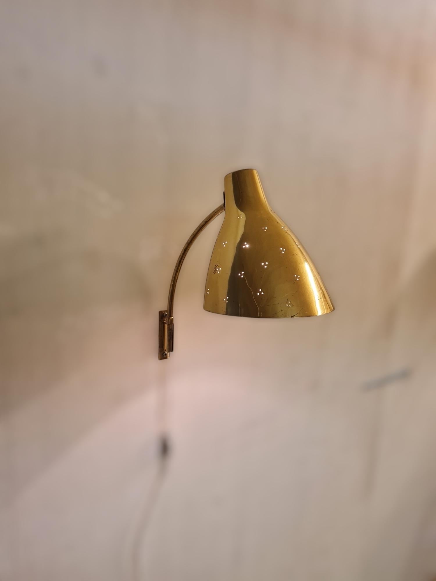 Lisa Johansson-Papé Adjustable Wall Lamp 50-055 in Perfortated Brass, Orno 1950s For Sale 7
