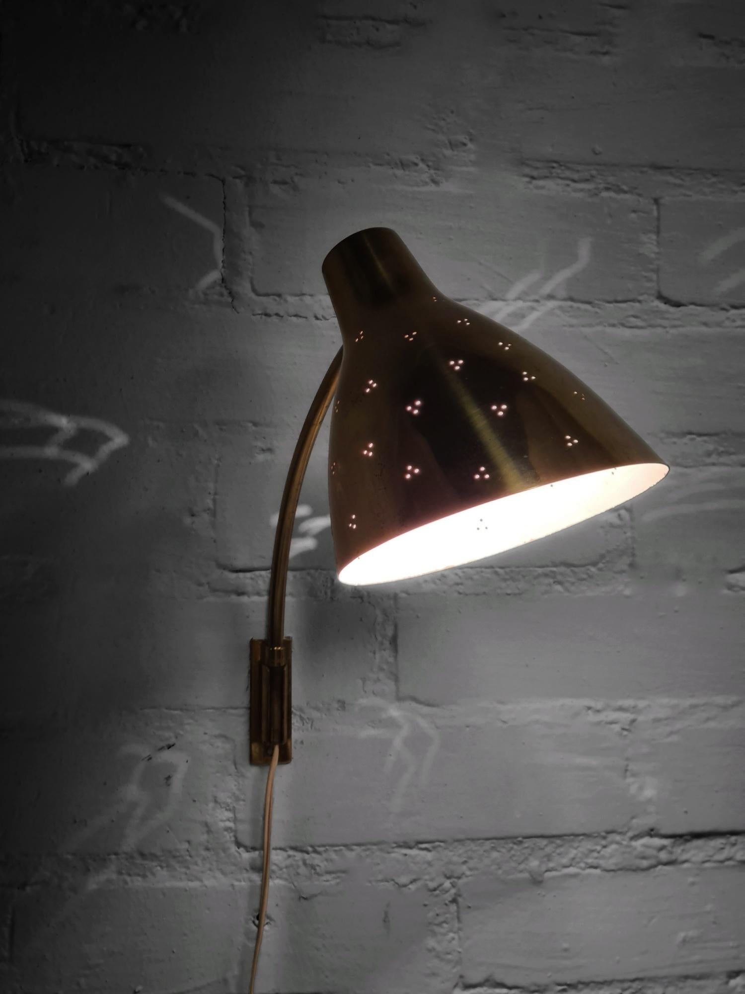 Lisa Johansson-Papé Adjustable Wall Lamp In Good Condition For Sale In Helsinki, FI