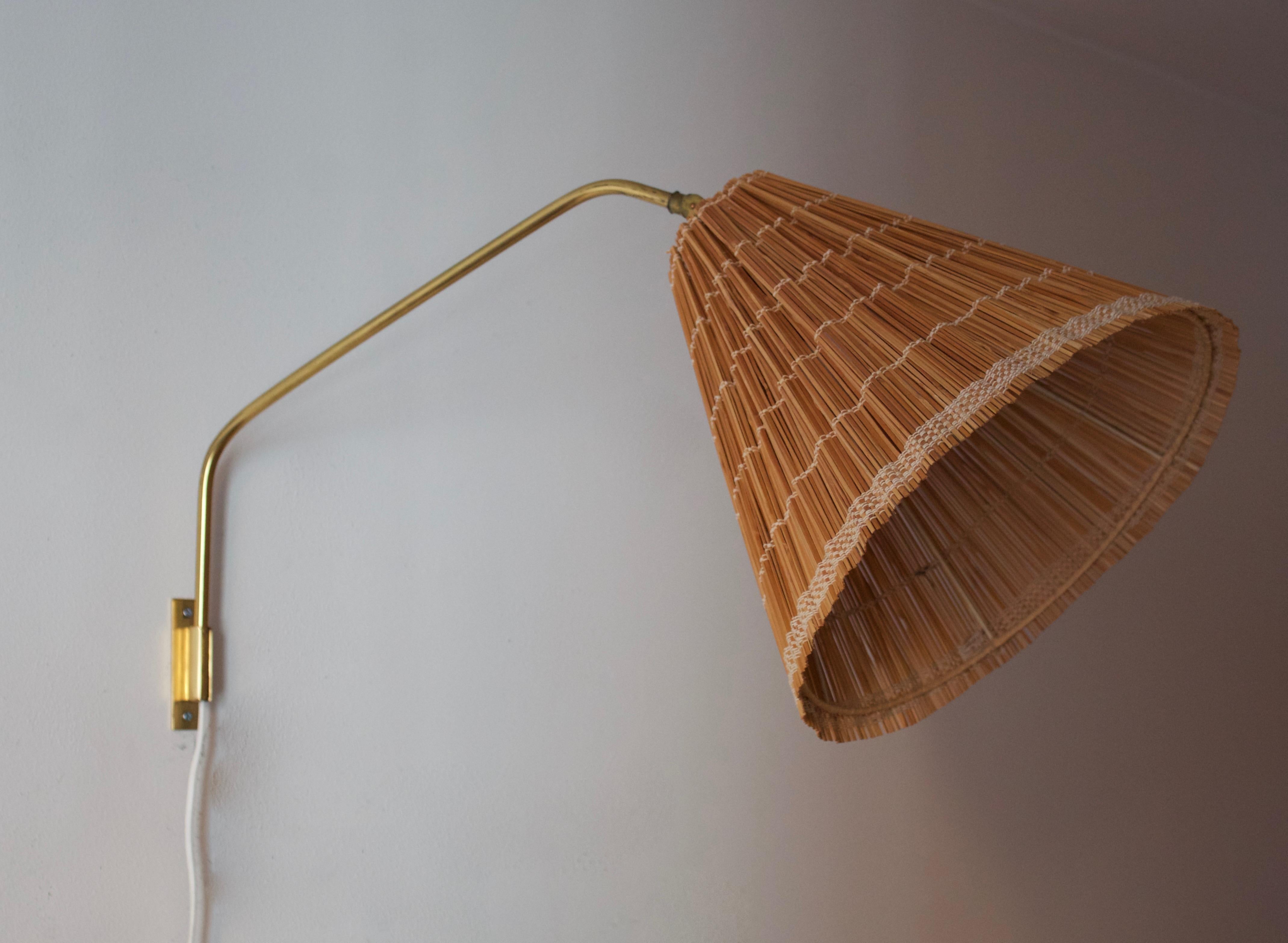Finnish Lisa Johansson-Pape, Adjustable Wall Light, Brass Woven Reed Ornö Finland, 1950s