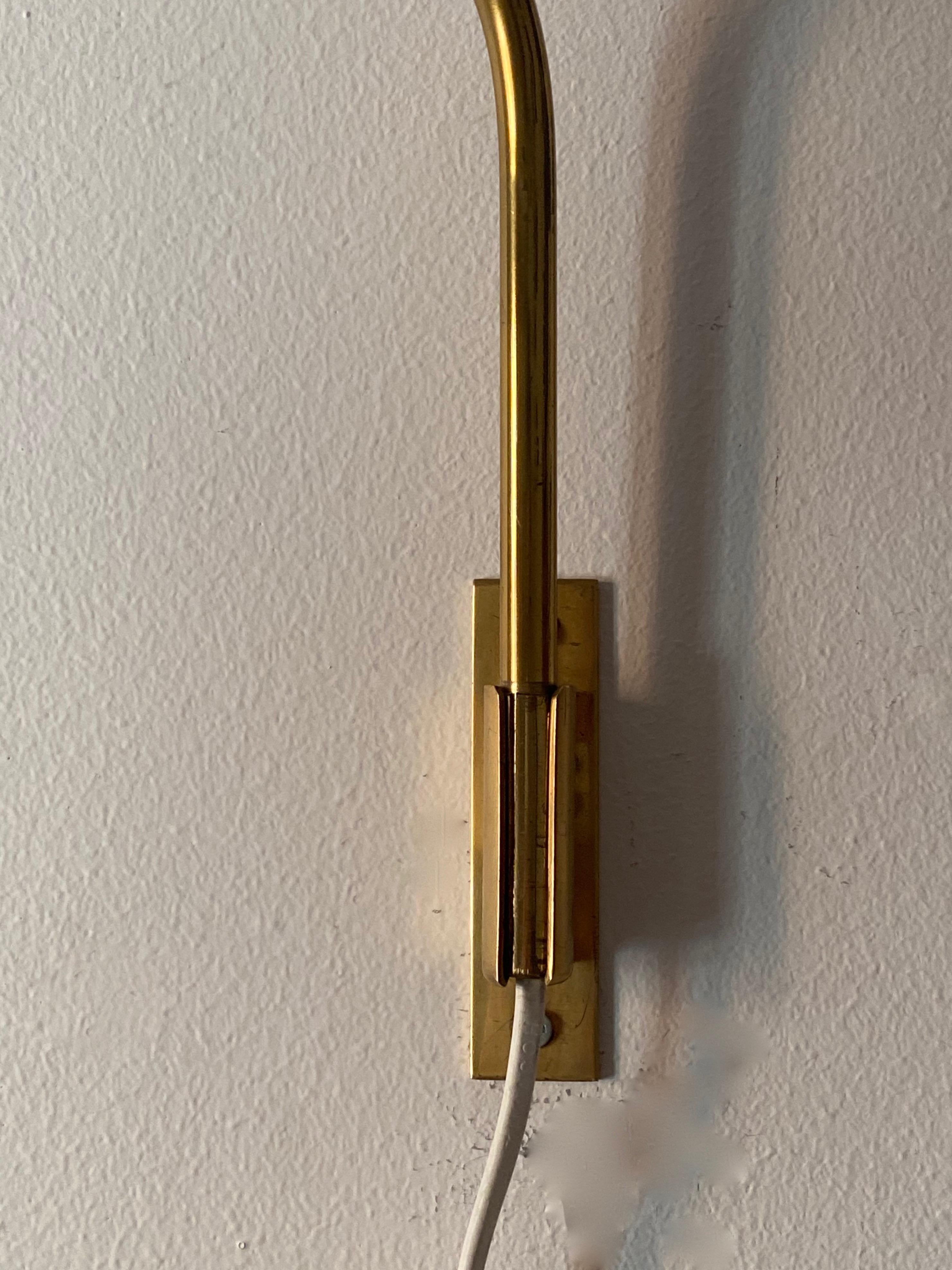 Lisa Johansson-Pape, Adjustable Wall Light, Brass Woven Reed Ornö Finland, 1950s In Good Condition In High Point, NC