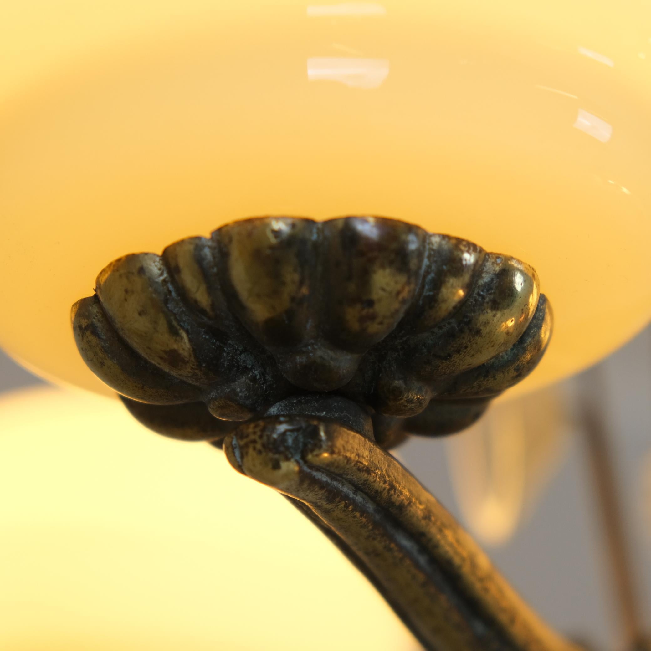 Lampada da soffitto Lisa Johansson-Pape con alveare e fiori, Orno / Karhula 1940s in vendita 2