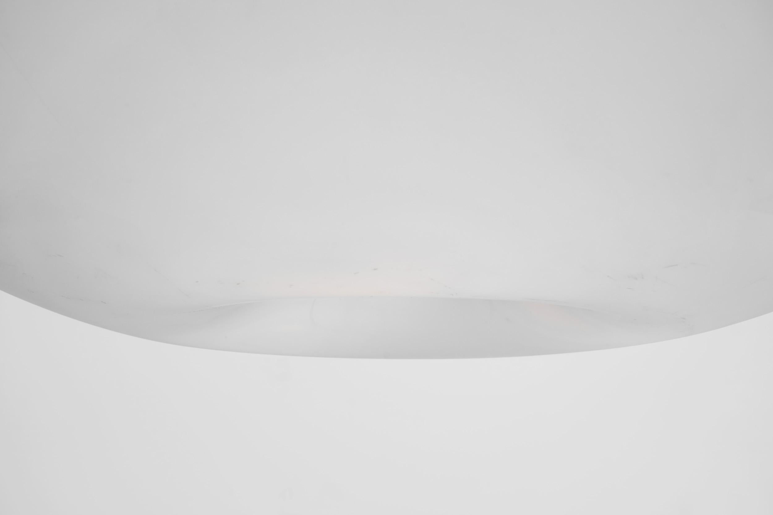 Lisa Johansson-Pape Lámpara de techo de latón y acrílico, Finlandia Mediados del siglo XX en venta 8