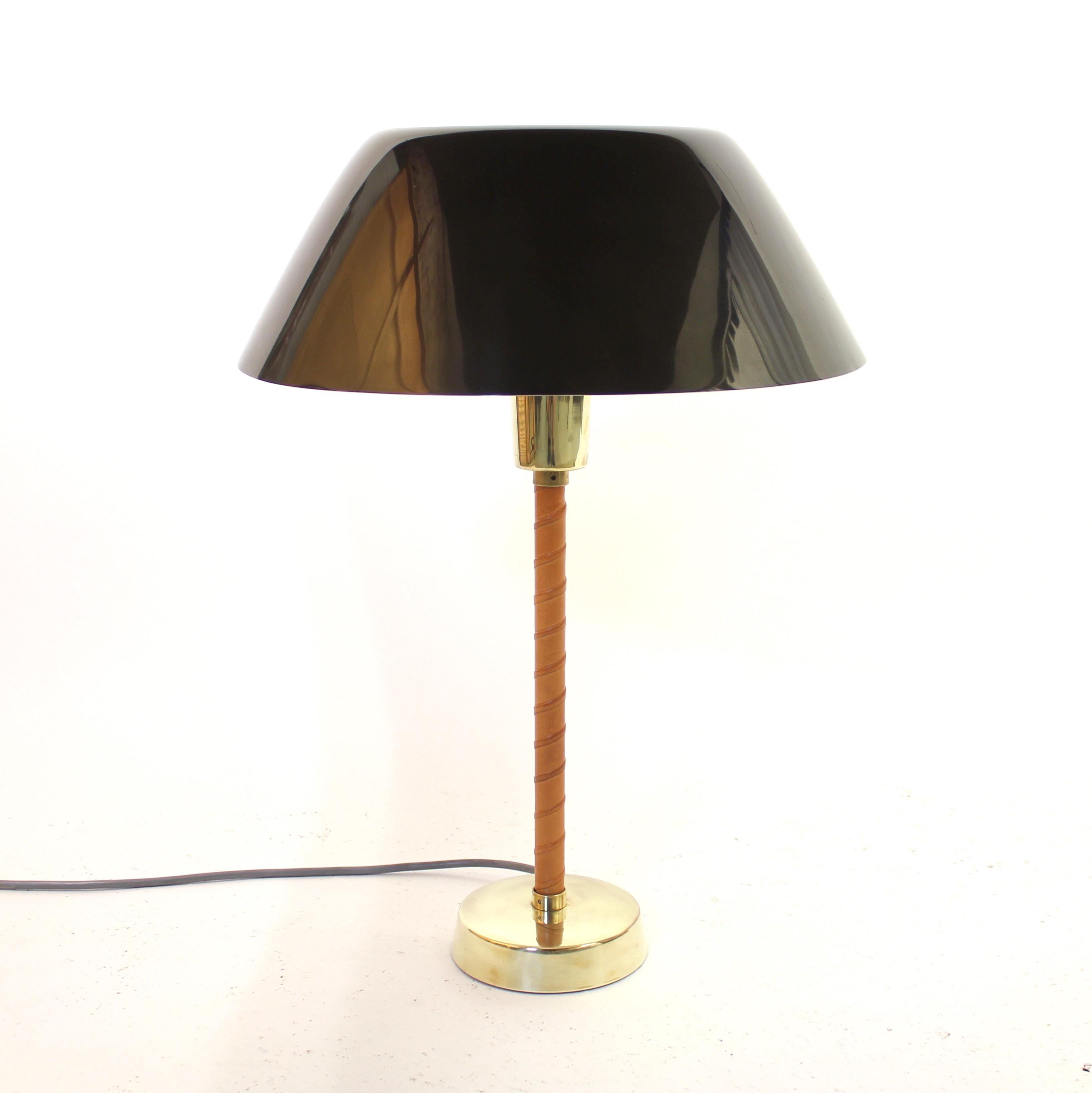 Scandinavian Modern Lisa Johansson-Pape, Brass and Leather Senator Table Lamp for Orno, 1950s