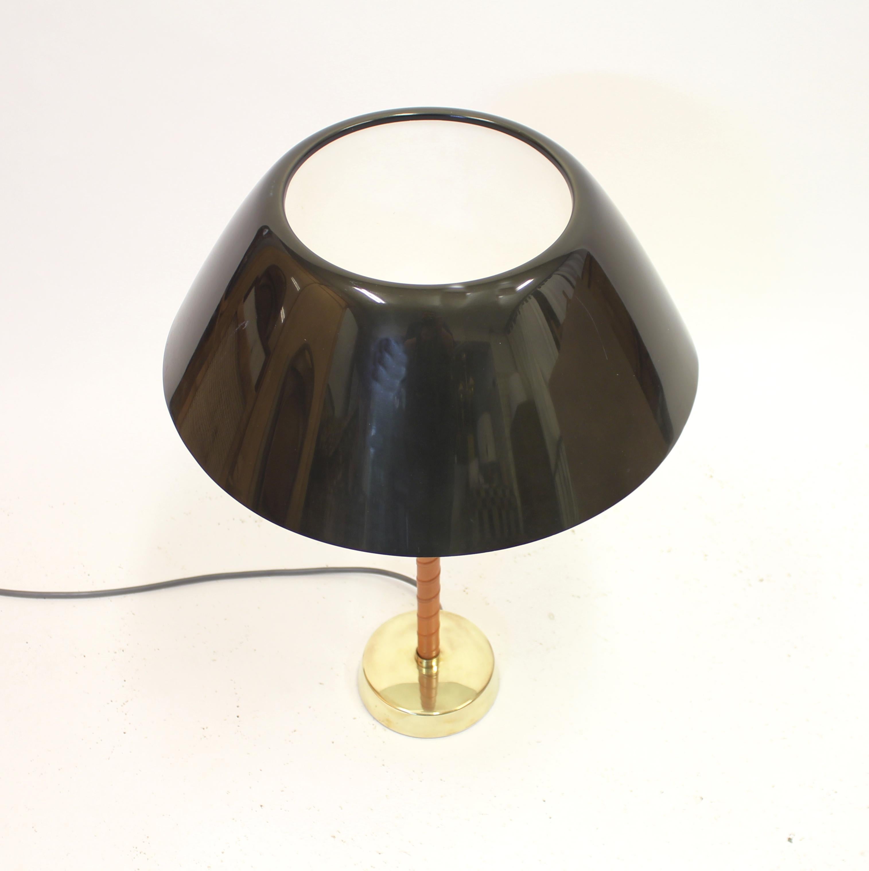20th Century Lisa Johansson-Pape, Brass and Leather Senator Table Lamp for Orno, 1950s