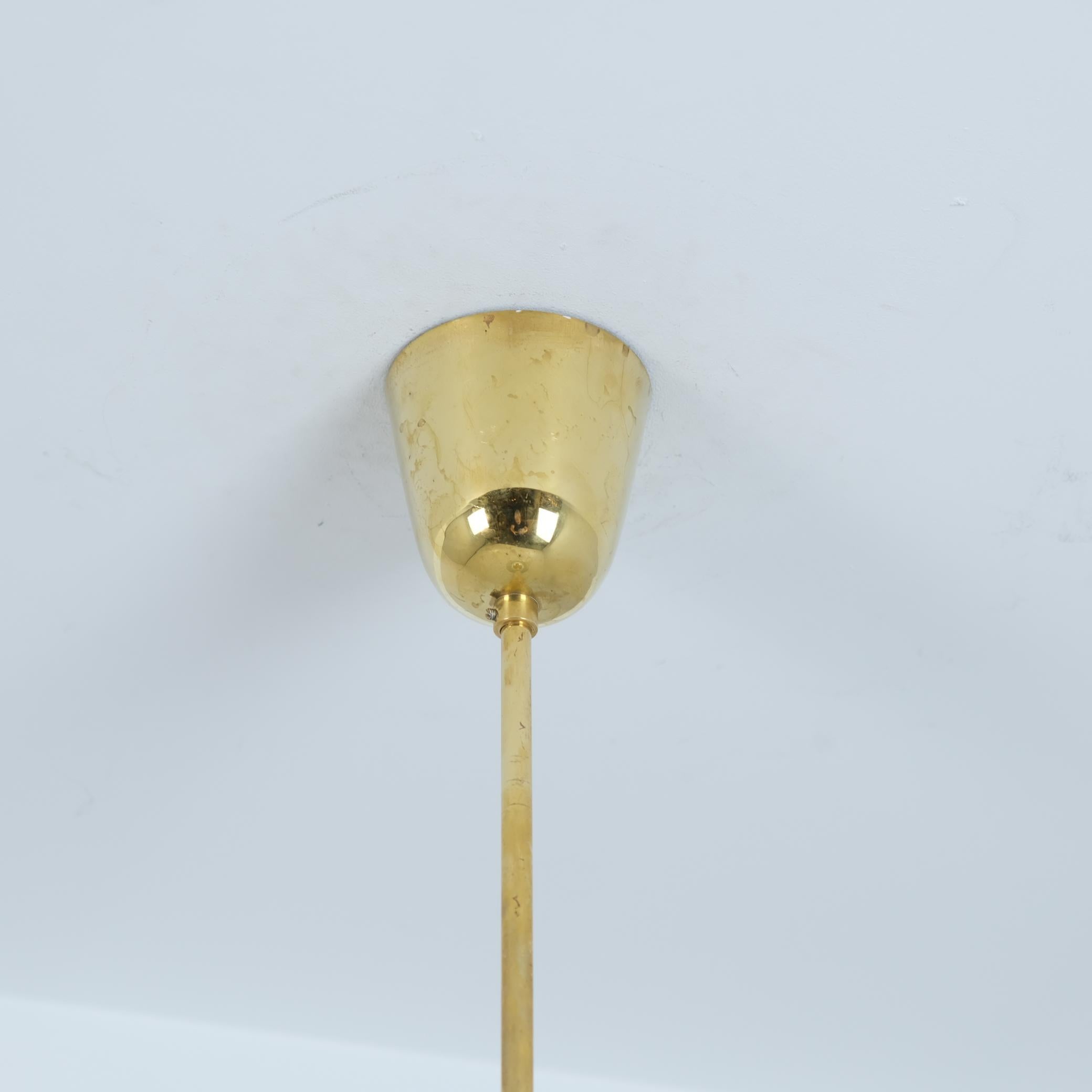 Lisa Johansson-Papé Deckenleuchte 61-347 Glas, Messing und graue Farbe, Orno 1950s im Zustand „Gut“ im Angebot in Helsinki, FI