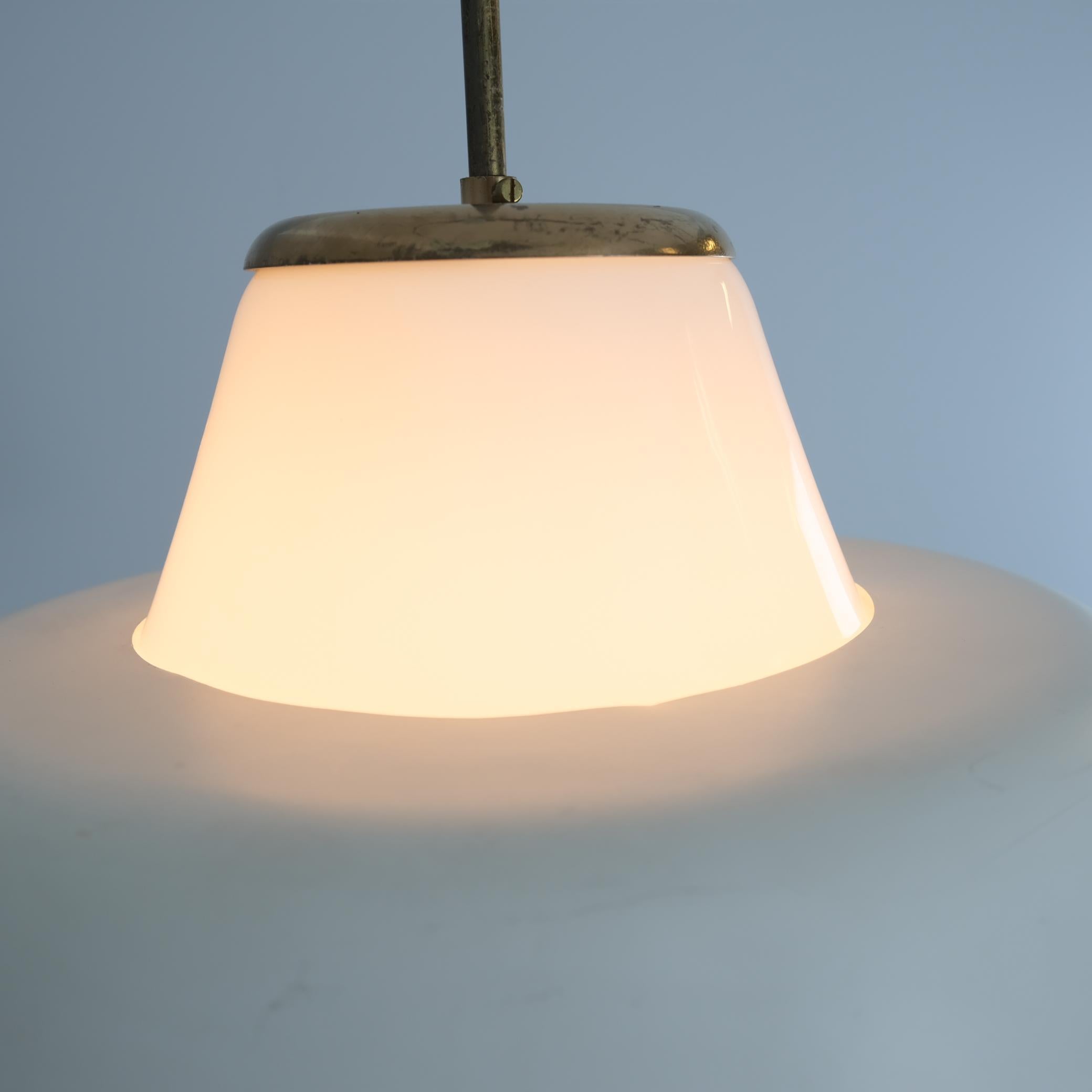 Lisa Johansson-Papé Ciondolo da soffitto 61-347 Vetro, Ottone e Bianco, Orno 1950s in vendita 4