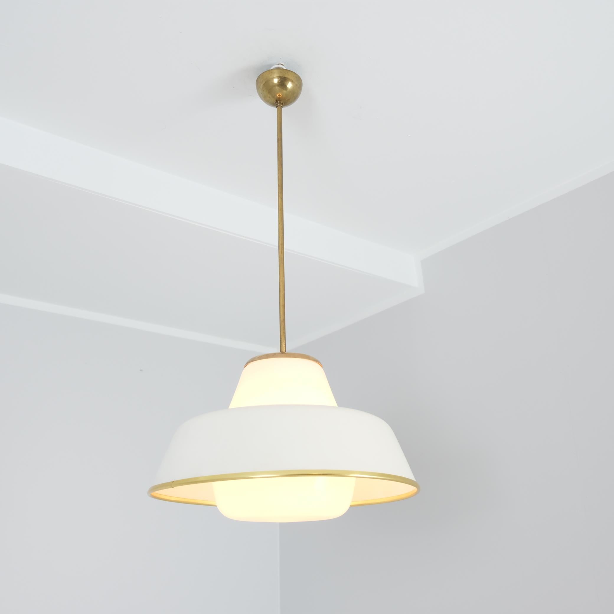 Lisa Johansson-Papé Ciondolo da soffitto 61-347 Vetro, Ottone e Bianco, Orno 1950s in vendita 8