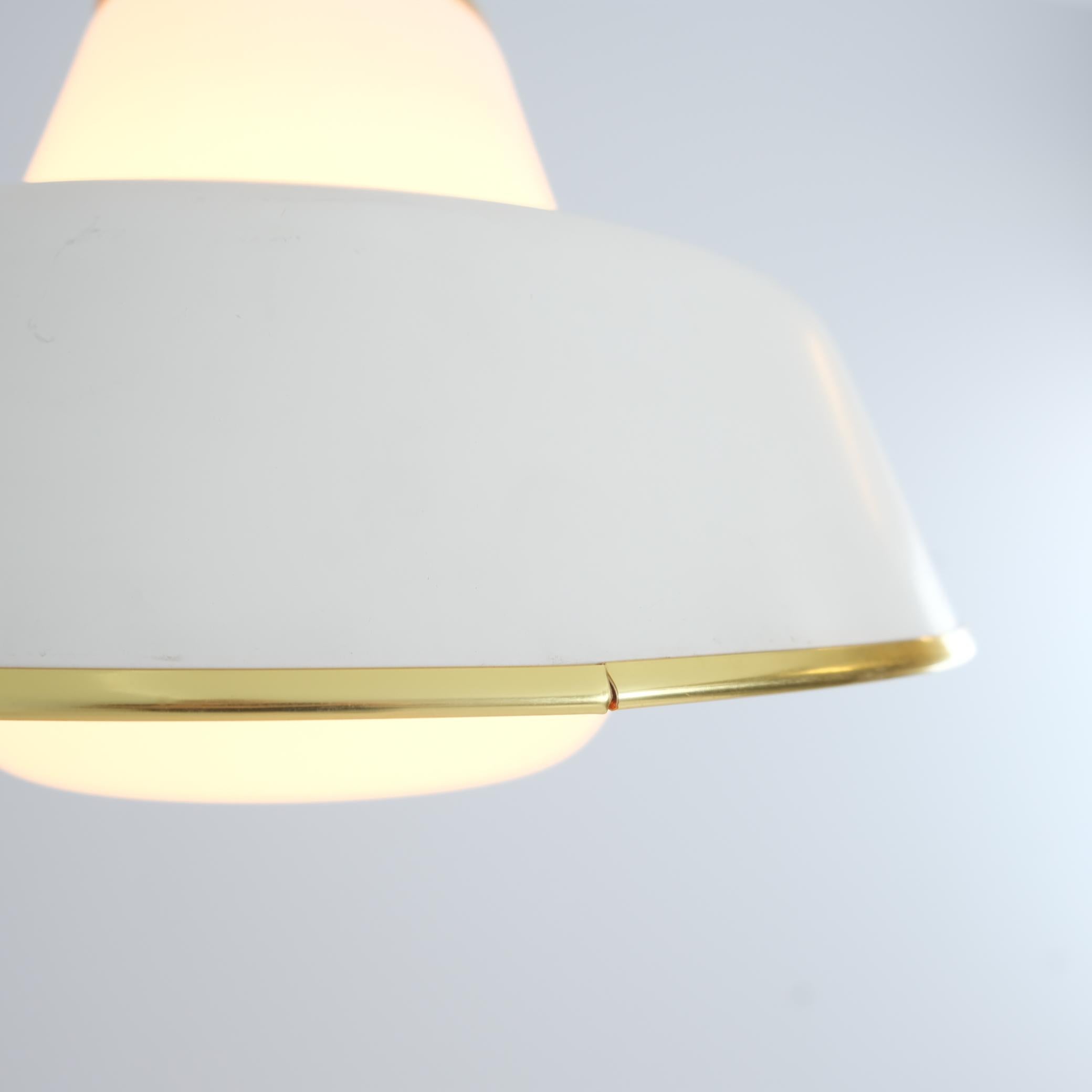 Lisa Johansson-Papé Ciondolo da soffitto 61-347 Vetro, Ottone e Bianco, Orno 1950s in vendita 3