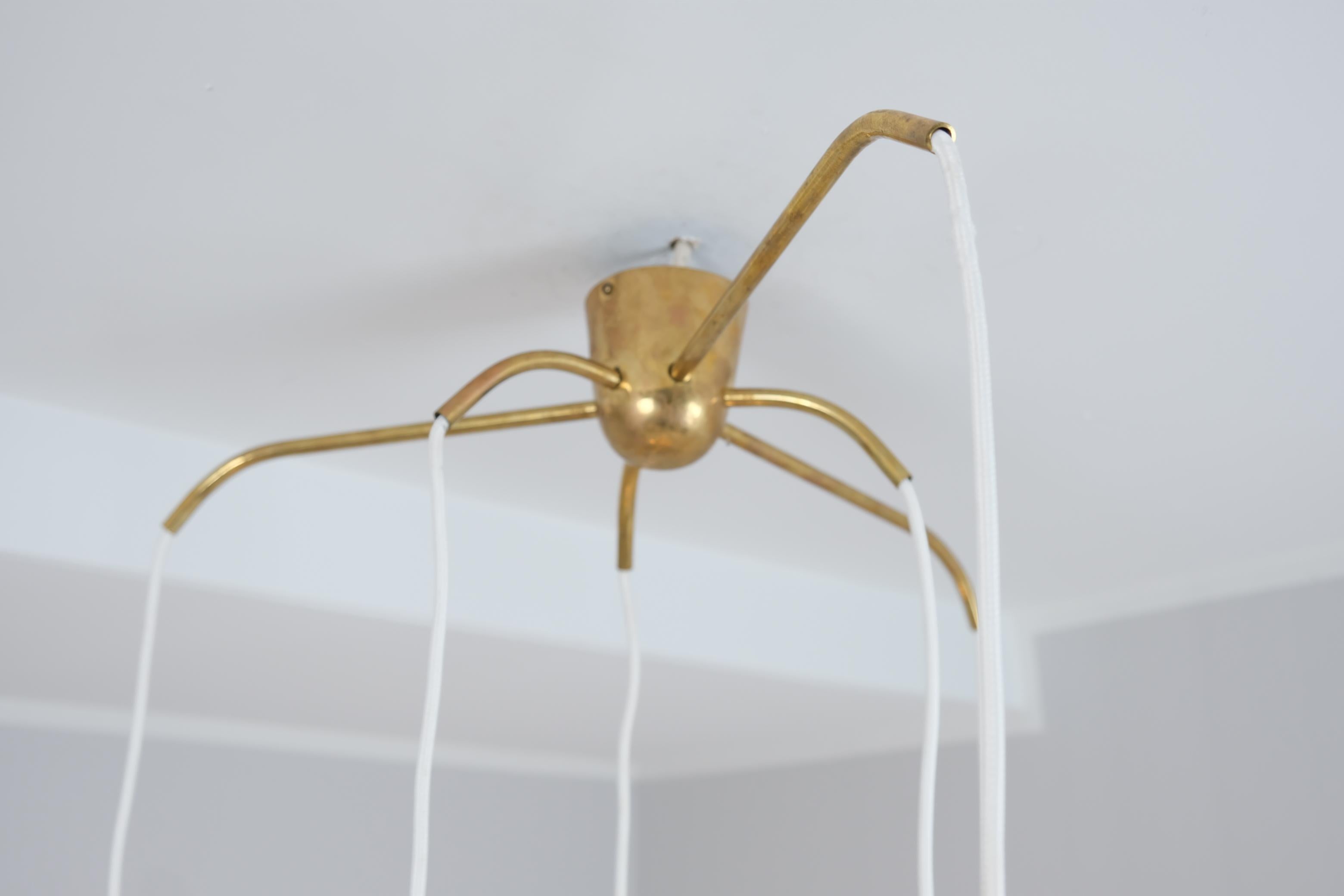 Lisa Johansson-Papé Ciondolo da soffitto 66-017 Vetro dipinto a mano, ottone, Orno 1950s in vendita 1