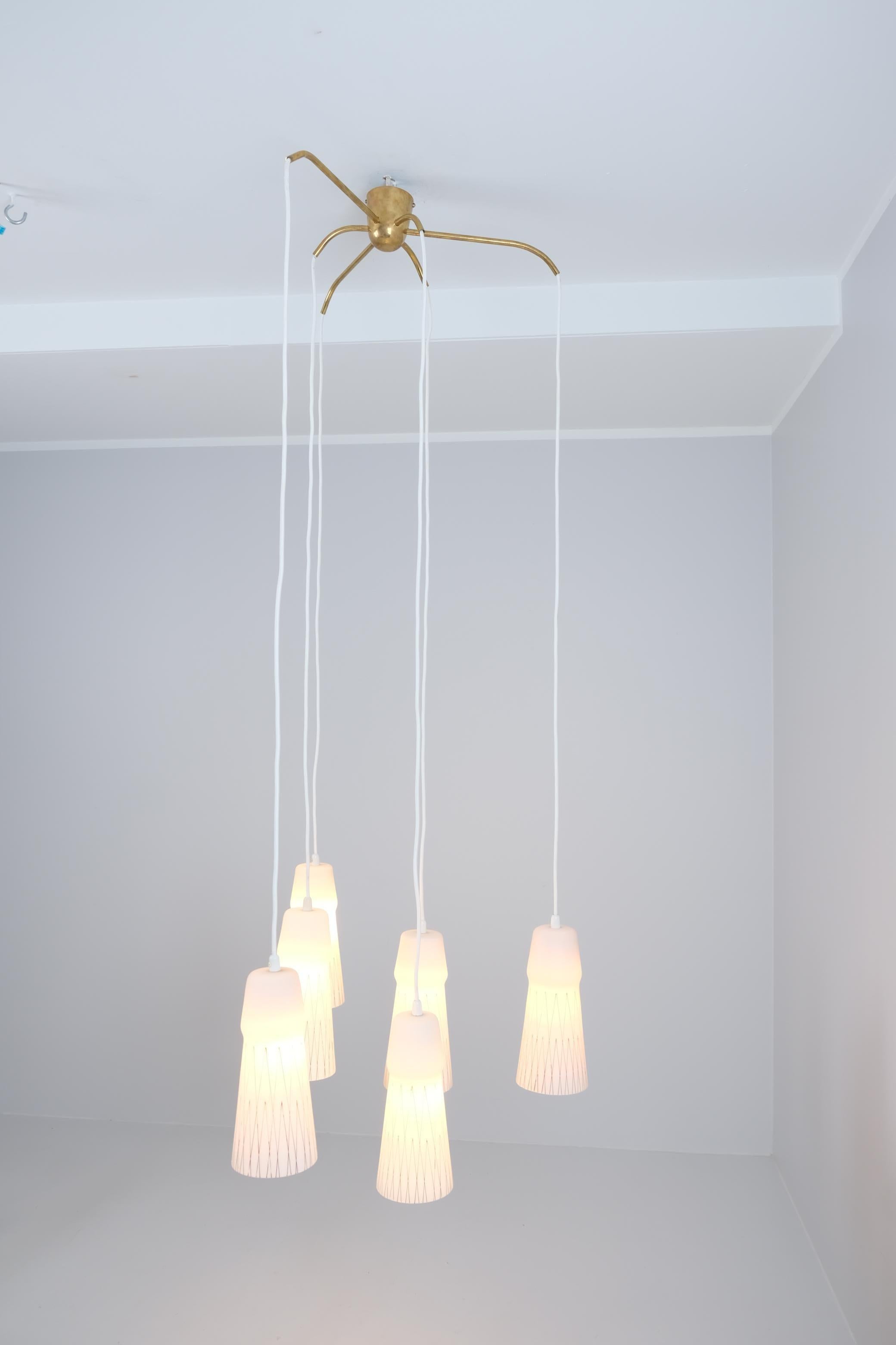 Lisa Johansson-Papé Ciondolo da soffitto 66-017 Vetro dipinto a mano, ottone, Orno 1950s in vendita 2