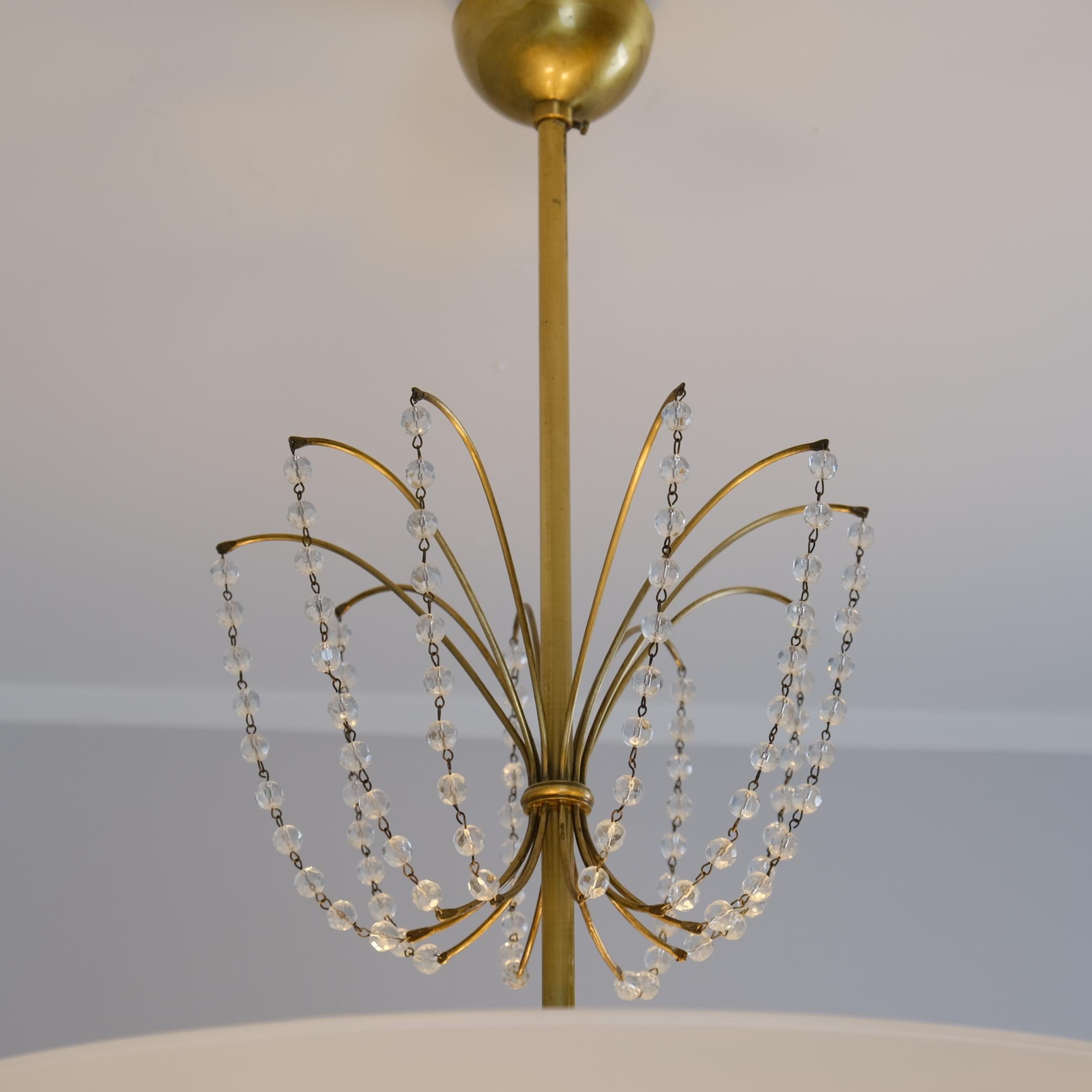 Lustre Lisa Johansson-Papé Modèle 1068 en laiton et verre, Orno 1950s Bon état - En vente à Helsinki, FI