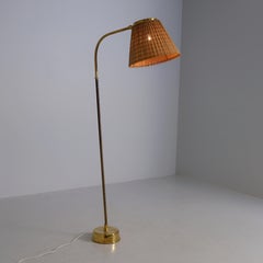 Lisa Johansson-Pape, lampadaire modèle 2063 en laiton et rotin, Orno 1950s