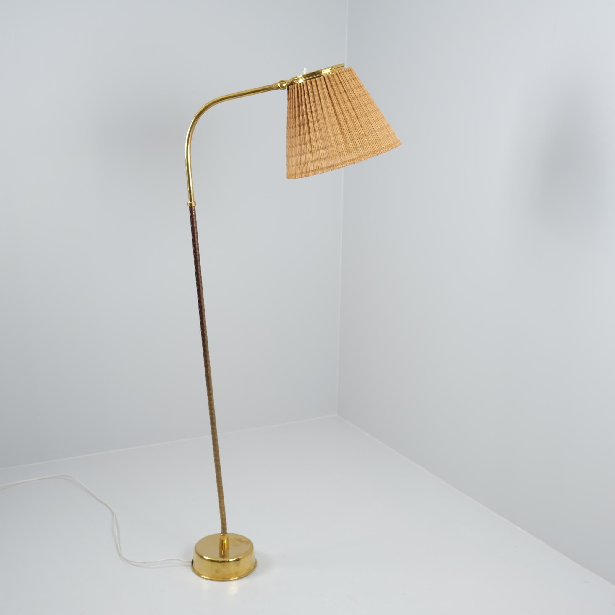 Lisa Johansson-Pape, Floor Lamp Model 2063 in Brass & Rattan, Orno 1950s For Sale 2