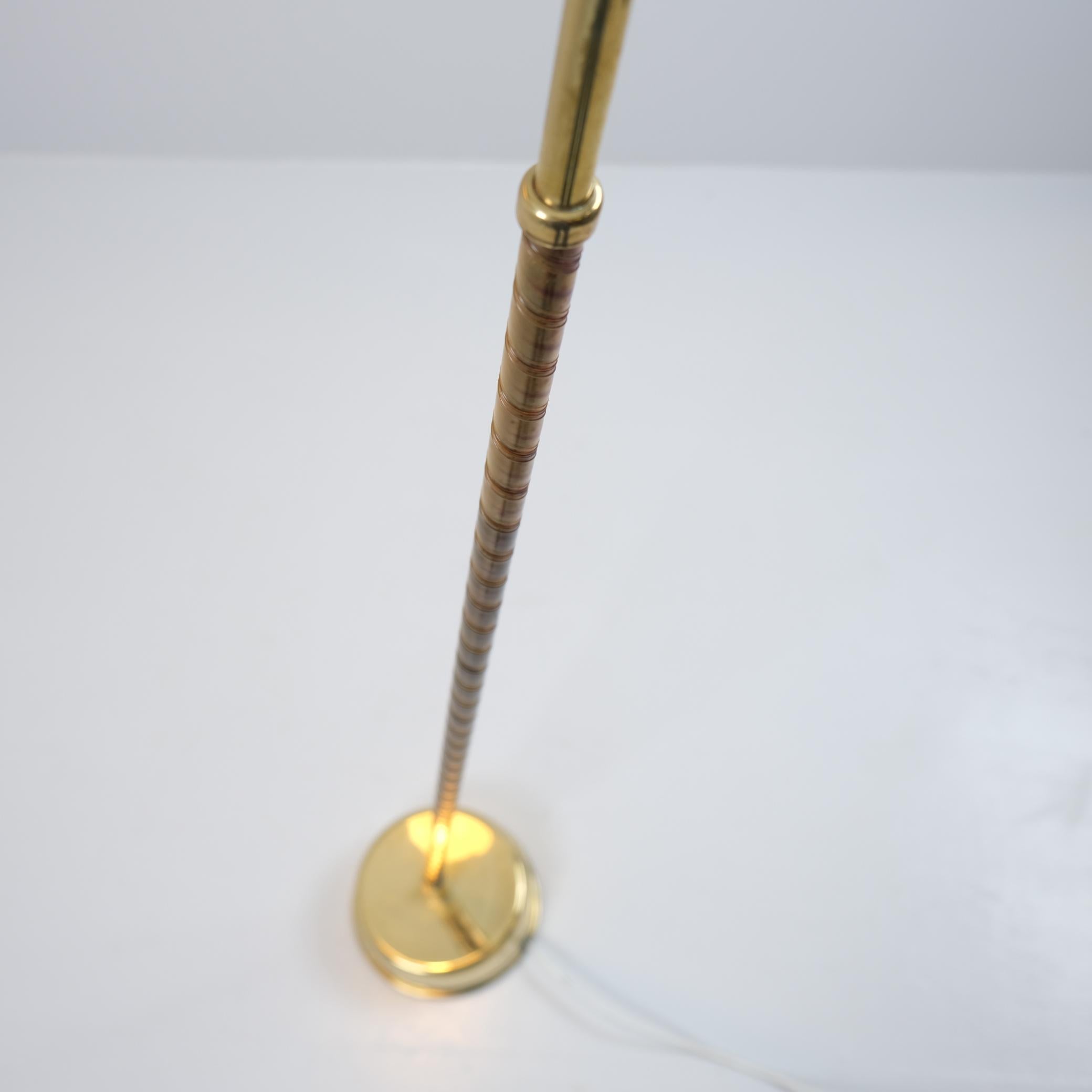 Lisa Johansson-Pape, lampadaire modèle 30-062 en vert et laiton, Orno 1950s en vente 1