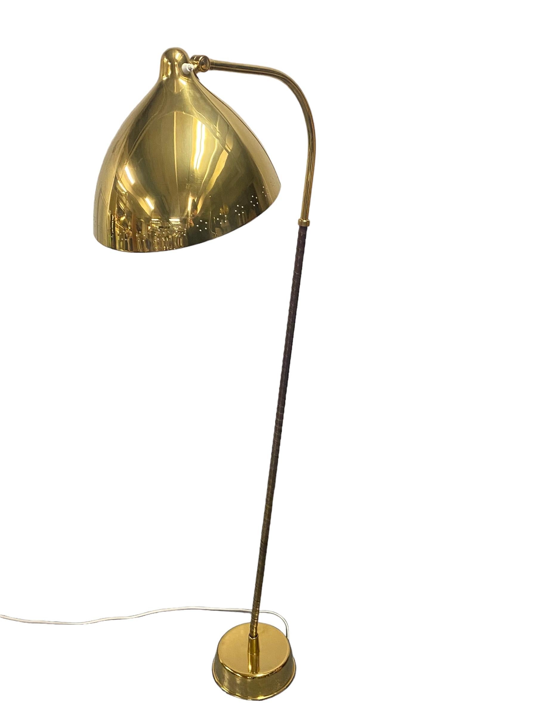 Milieu du XXe siècle Lisa Johansson-Pape, lampadaire modèle 30-062, Orno en vente