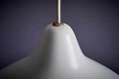 Lisa Johansson-Pape pour Orno, lampe suspendue blanche en aluminium, Finlande, années 1960