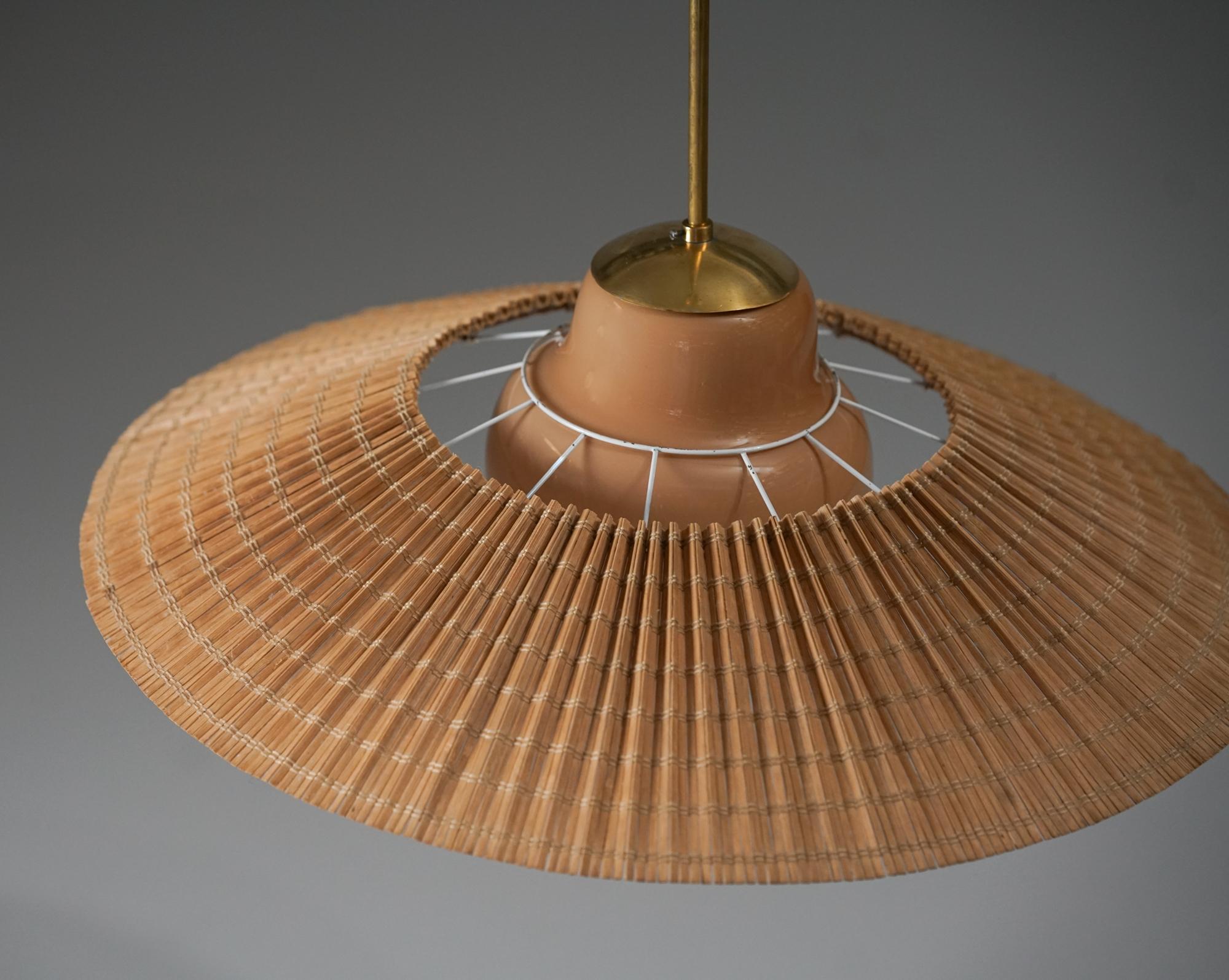Finnish glass and wood slat shade -pendant, designed by Gunilla Jung & Lisa Johansson-Pape, 1940/1950s. Brass frame. The glass has a toffee brown color. Jung has designed the glass part and Johansson-Pape the shade. Good vintage condition, minor