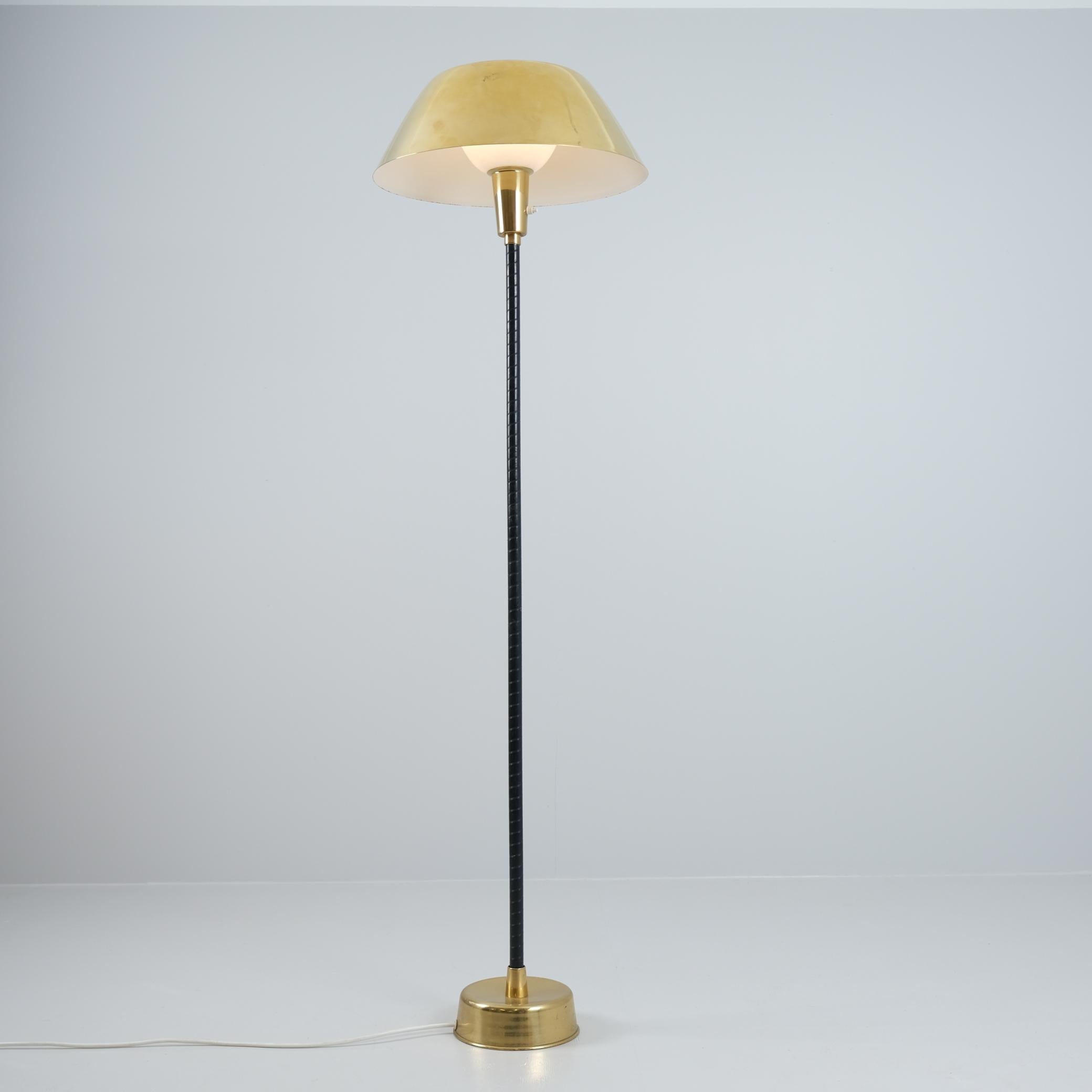 Mid-Century Modern Lisa Johansson-Papé Ihanne Floor Lamp, Brass White Shade & Black Wrap Orno 1960s For Sale