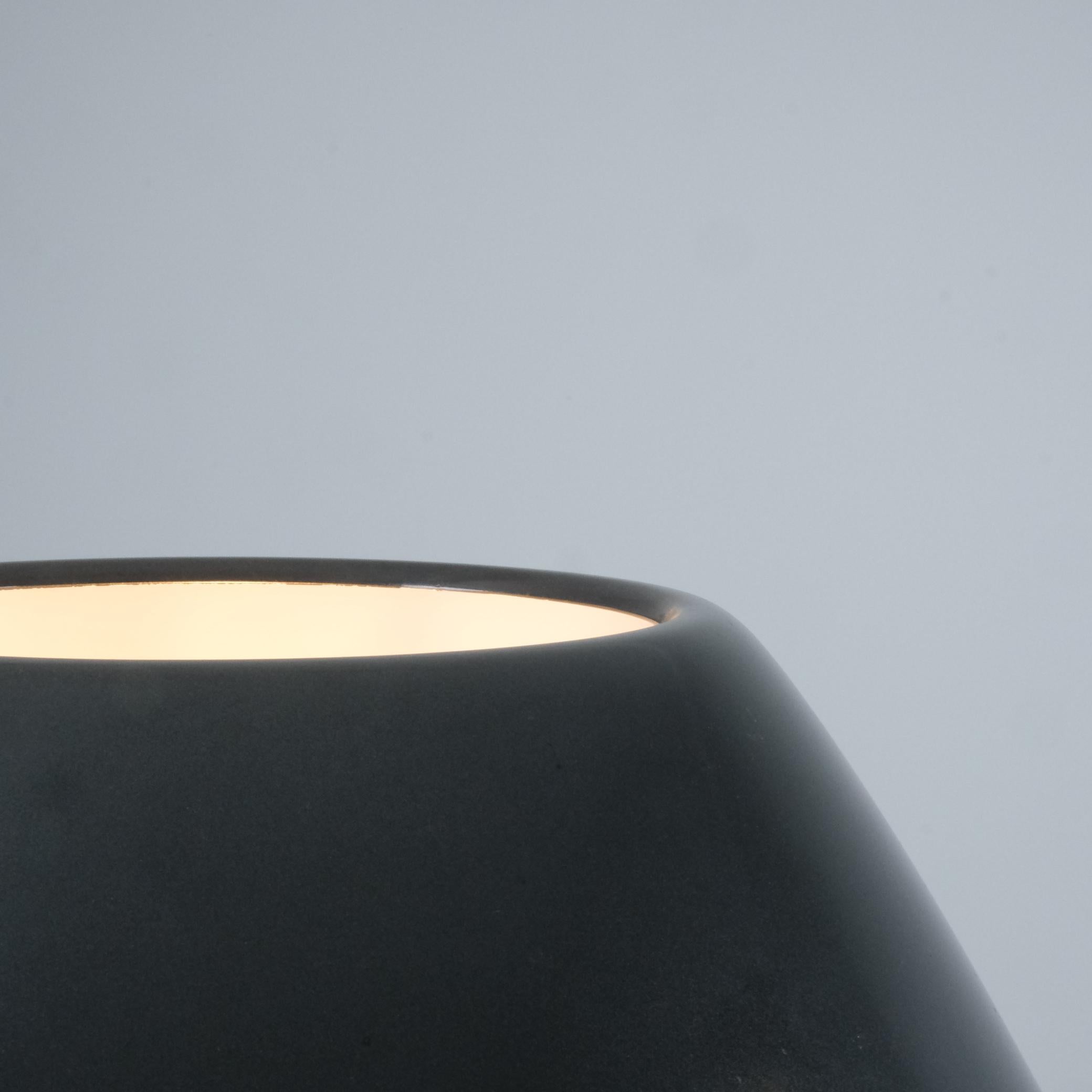 Laiton Lisa Johansson-Papé Lampadaire Ihanne, abat-jour vert foncé et enveloppe foncée, Orno 1960s en vente
