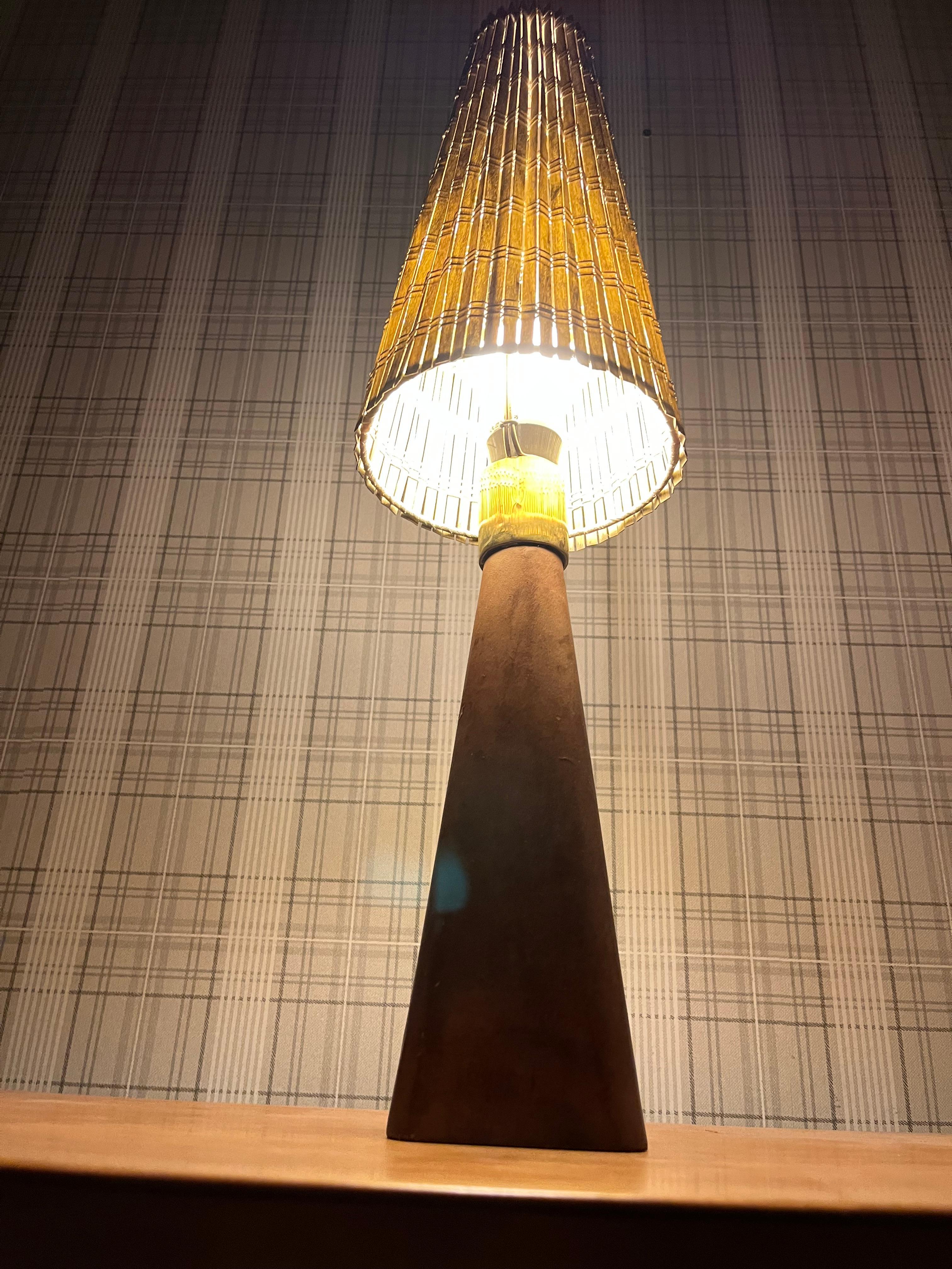 Lampada da tavolo in pelle Lisa Johansson-Pape, Orno Oy, anni '50 in vendita 5