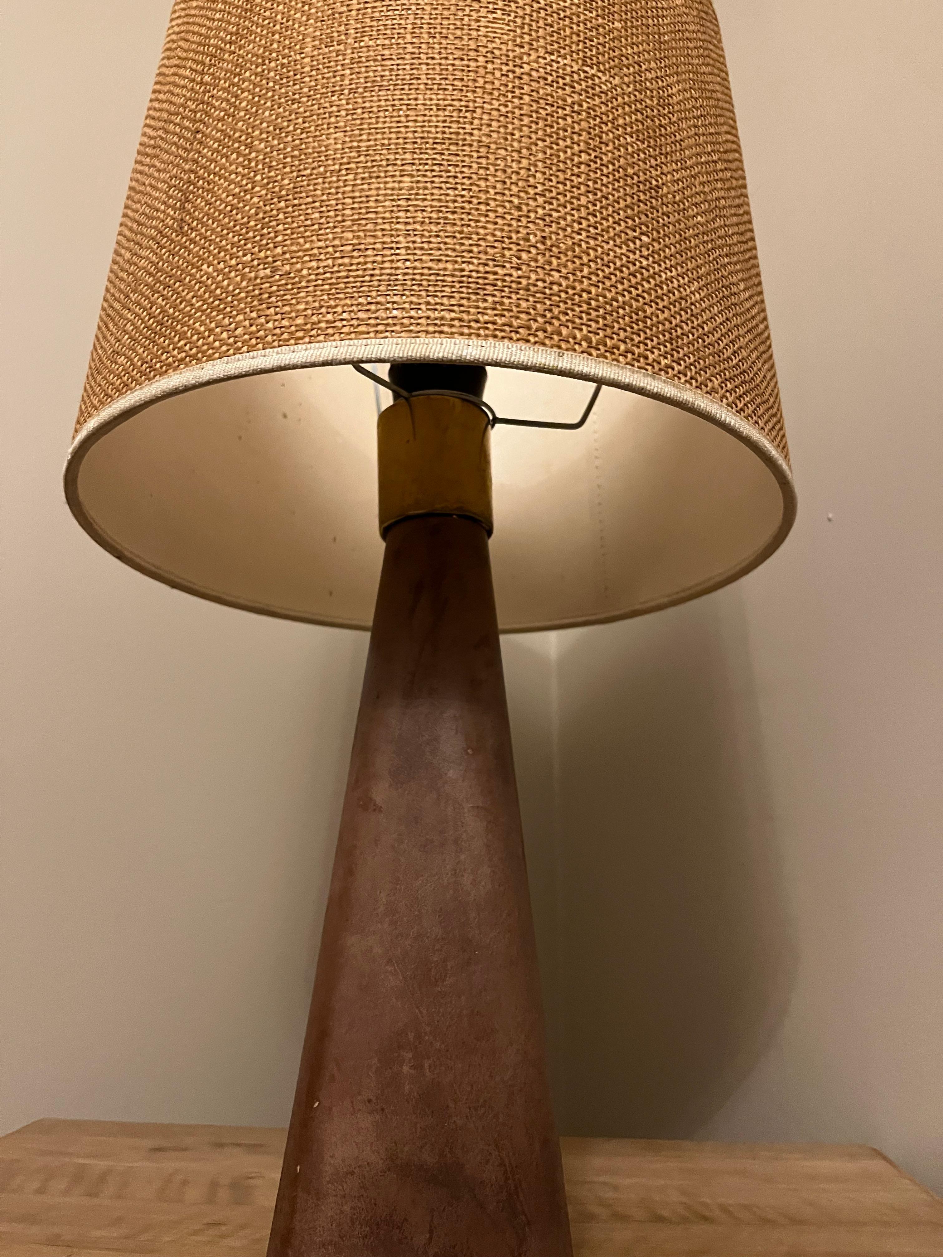 Finlandais Lampe de table en cuir Lisa Johansson-Pape, Orno Oy, années 1950 en vente