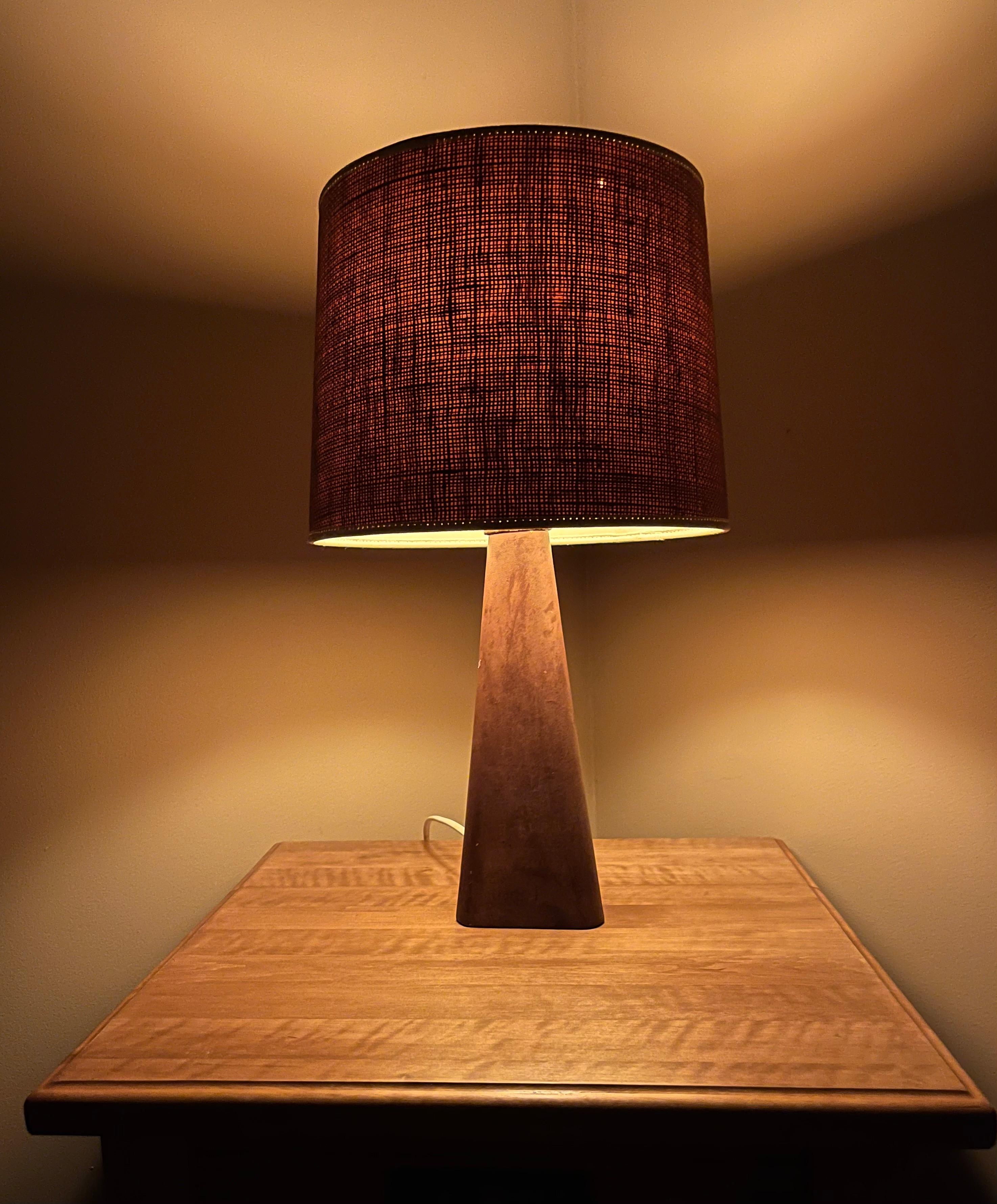 Lampe de table en cuir Lisa Johansson-Pape, Orno Oy, années 1950 en vente 1