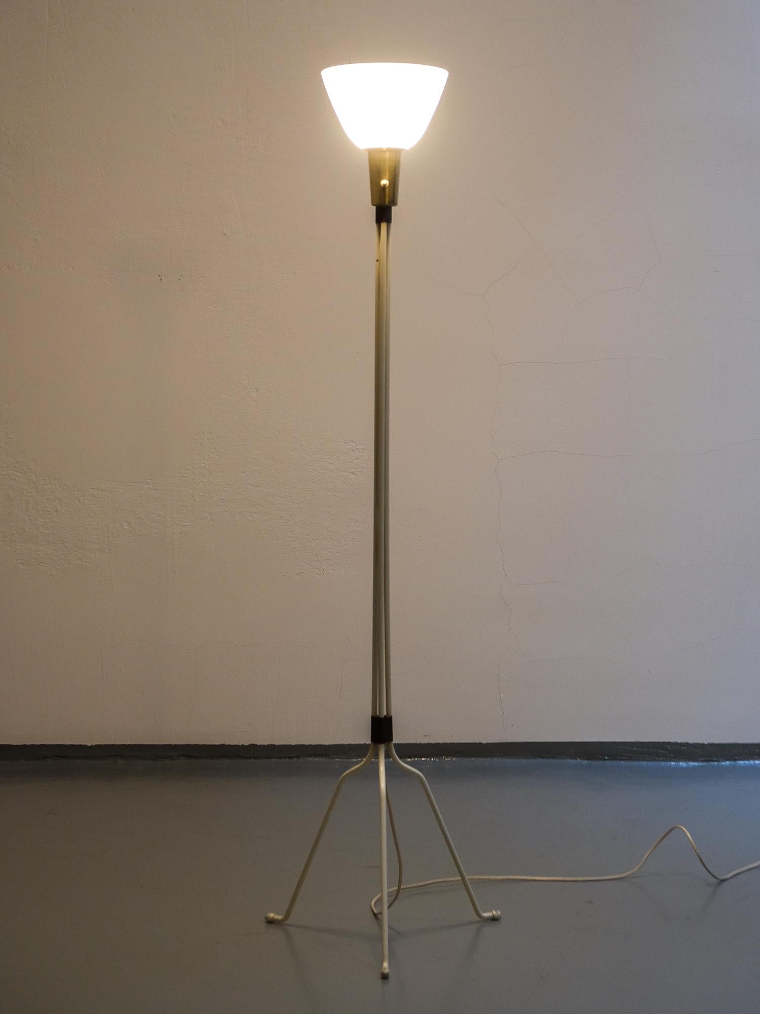 Lisa Johansson-Pape Model '30-058' Floor Lamp for Orno, Finland, 1950s 4