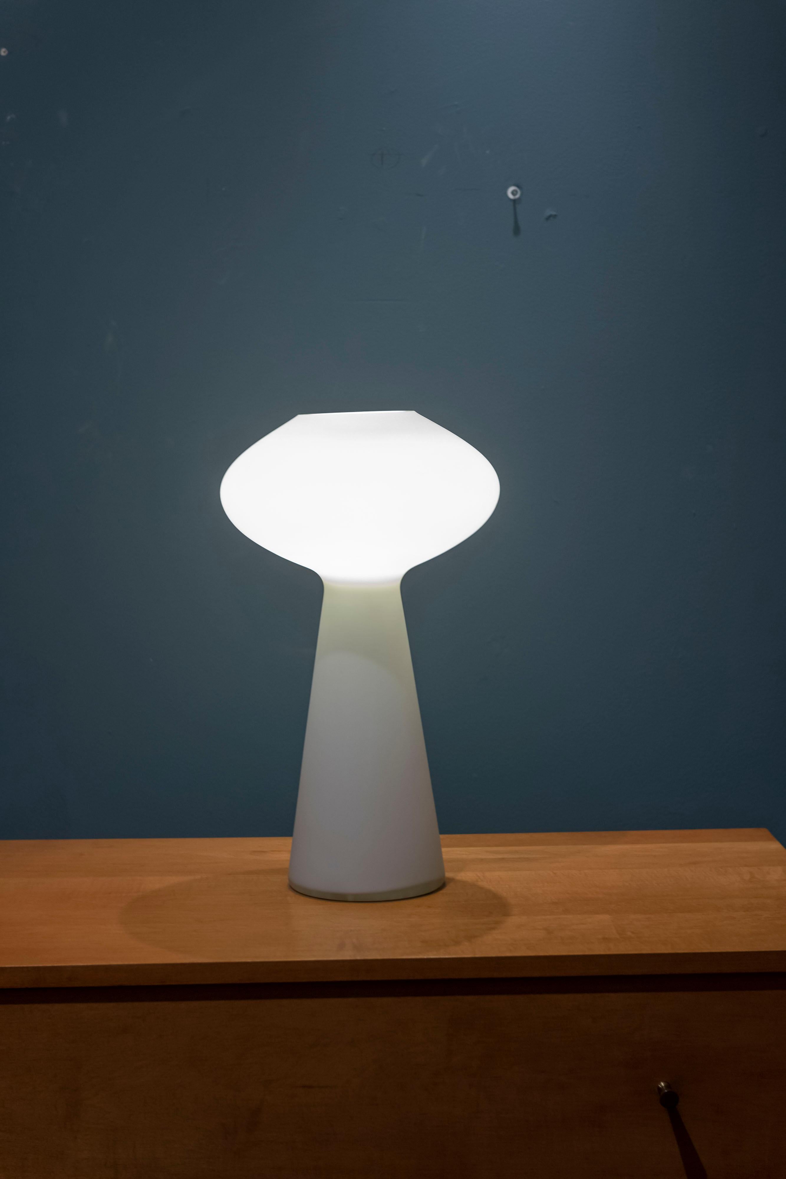 Lisa Johansson-Pape large size opaque glass table lamp, timeless design in very good original condition.