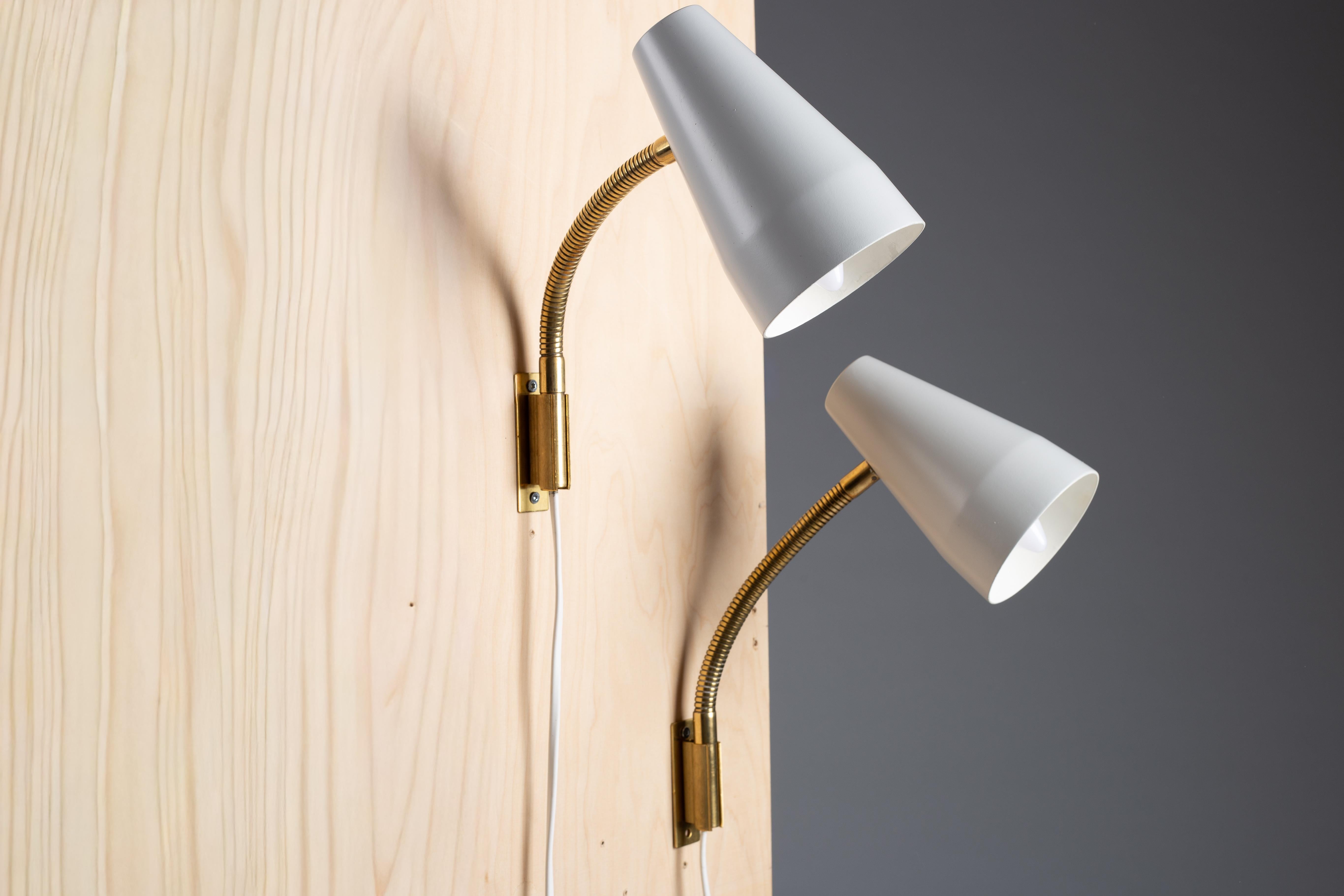 Lisa Johansson-Pape, pareja de apliques de pared de los años 60 para ORNO en venta 3