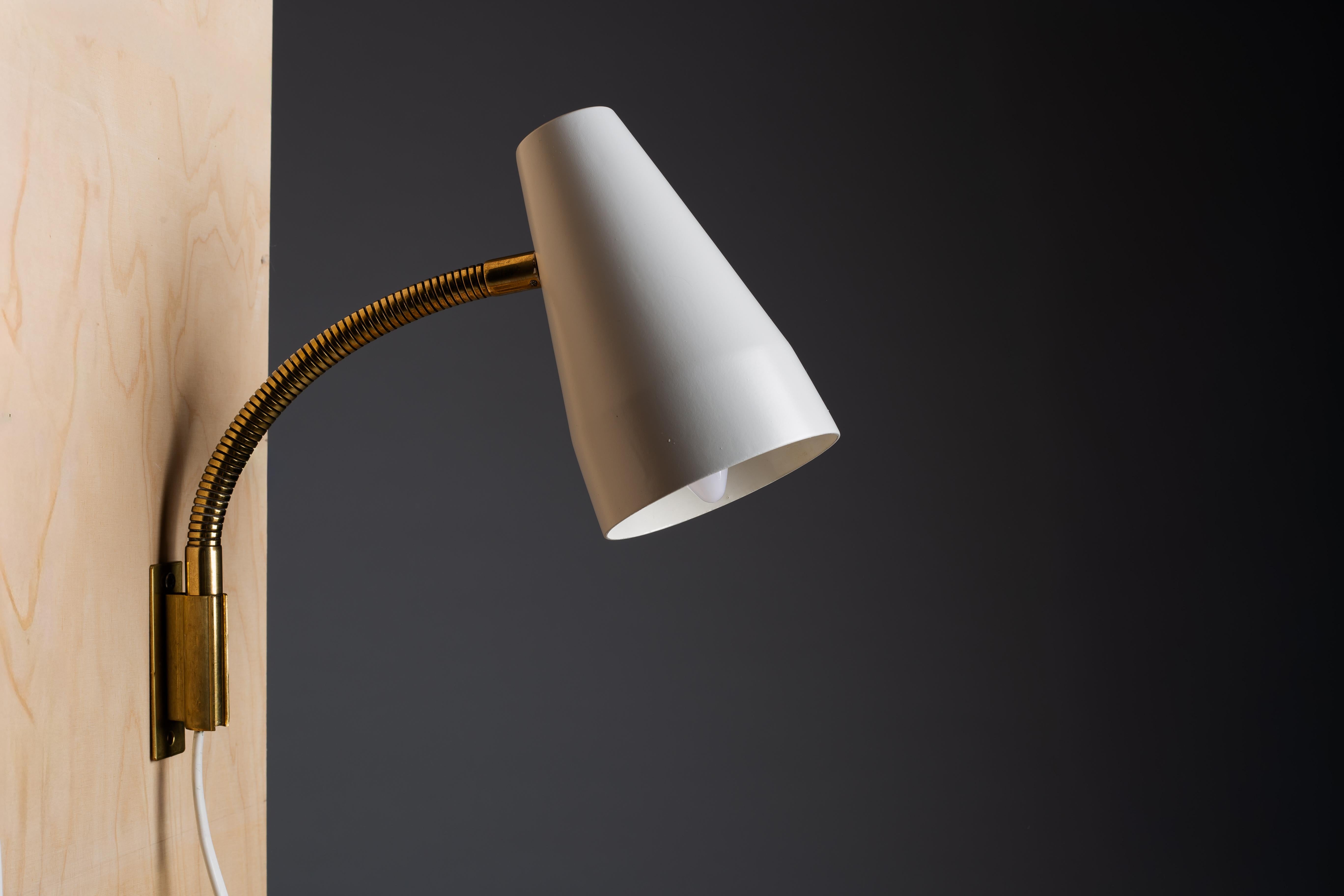 Lisa Johansson-Pape, pareja de apliques de pared de los años 60 para ORNO Metal en venta