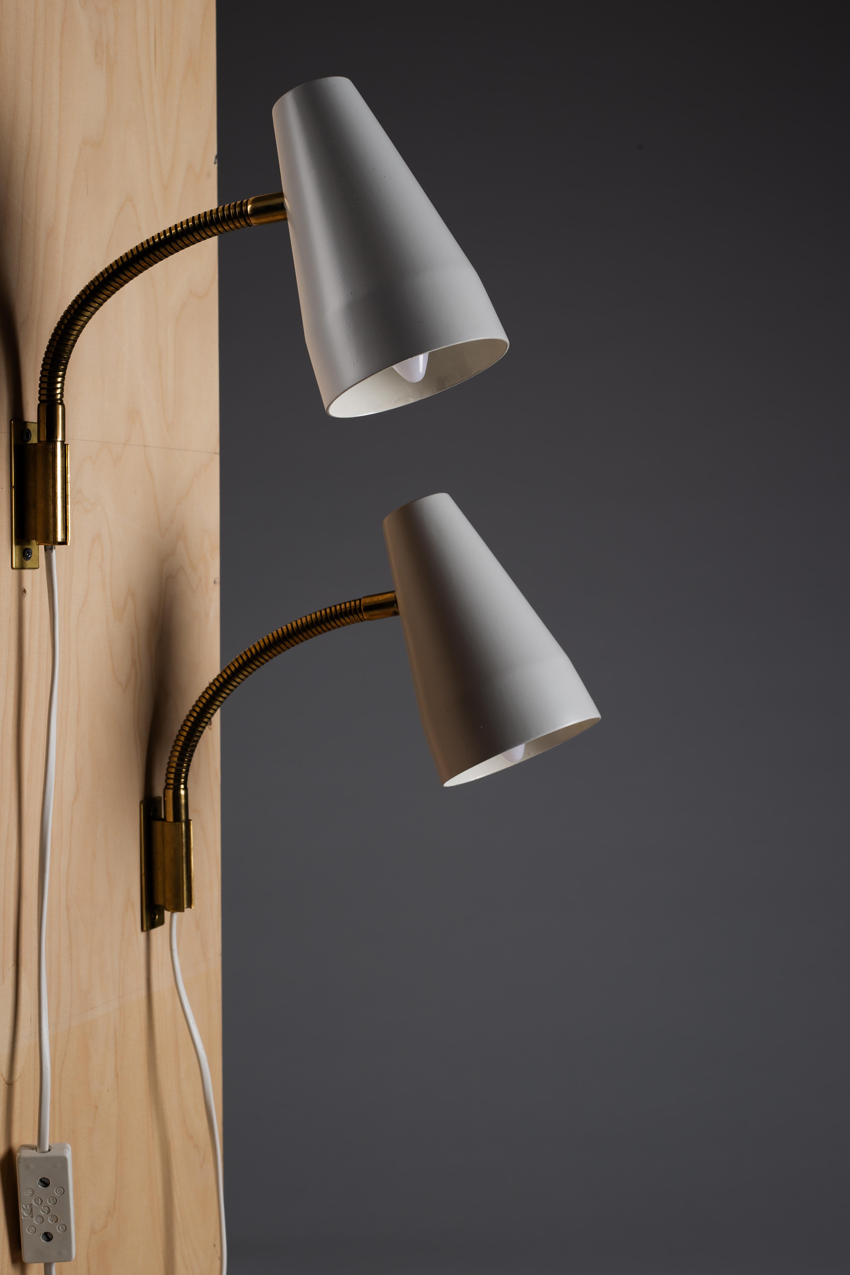 Lisa Johansson-Pape, pareja de apliques de pared de los años 60 para ORNO en venta 2