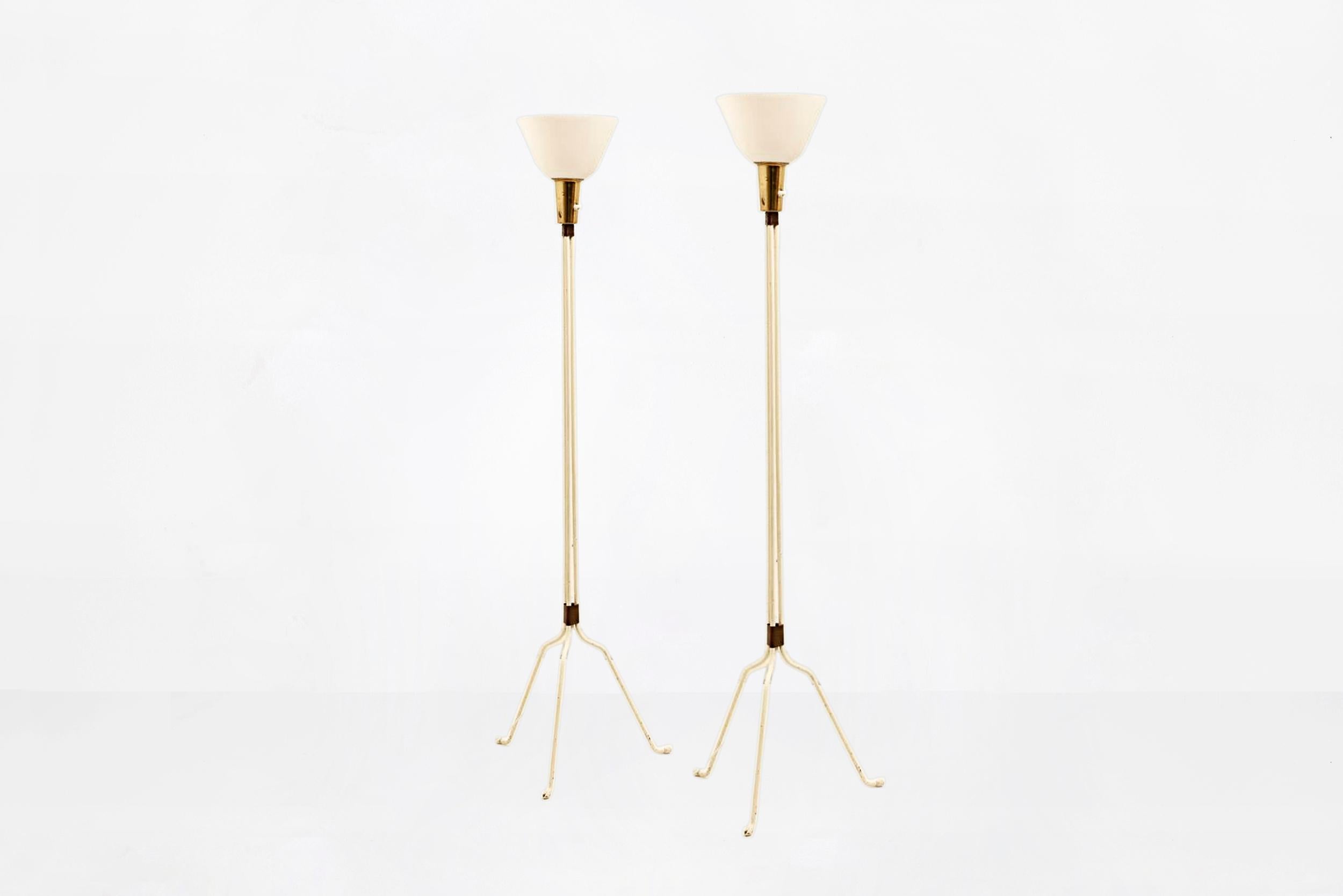 Lisa Johansson-Pape
Pair of floor lamps
Manufactured by Orno
Finland, 1947
Painted steel, brass and acrylic shade
From the archives of Side Gallery, Barcelona 

Measurements
57.45 cm diameter x 146 cm height
22.61 in diameter x 57.48 in