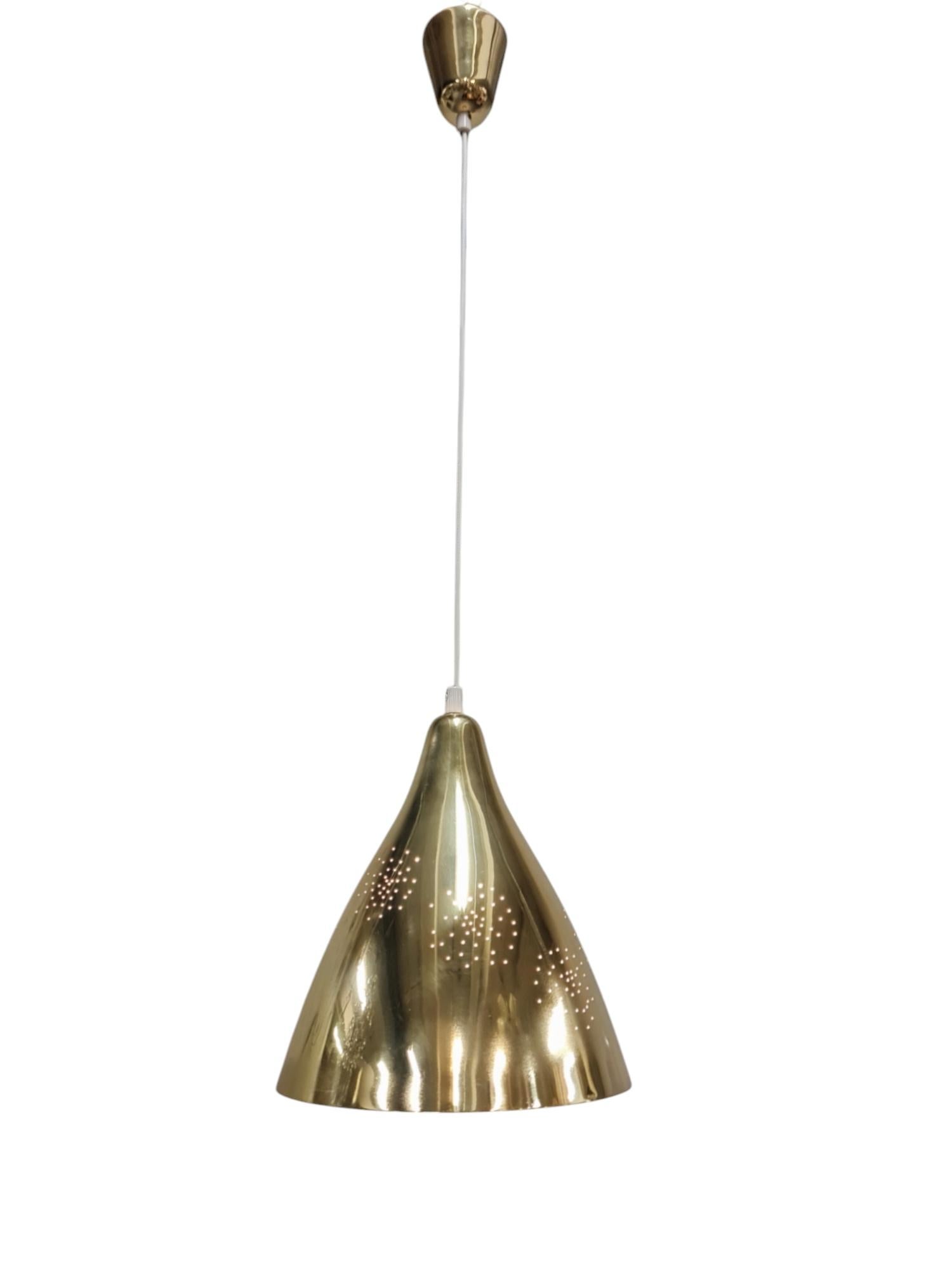 Ciondolo da soffitto in ottone traforato Lisa Johansson-Papé, modello 61-314, Orno 1950 in vendita 1