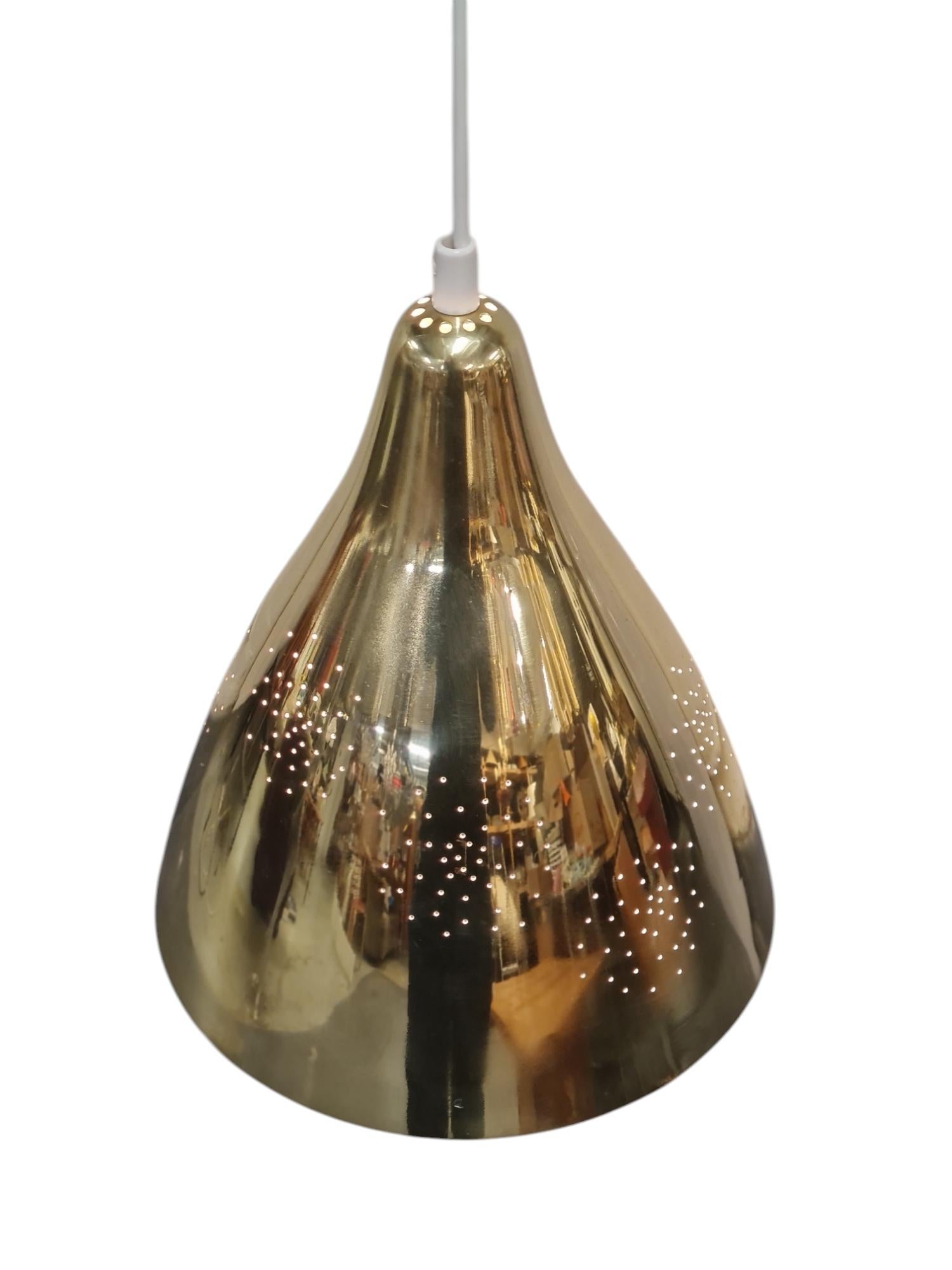 Ottone Ciondolo da soffitto in ottone traforato Lisa Johansson-Papé, modello 61-314, Orno 1950 in vendita