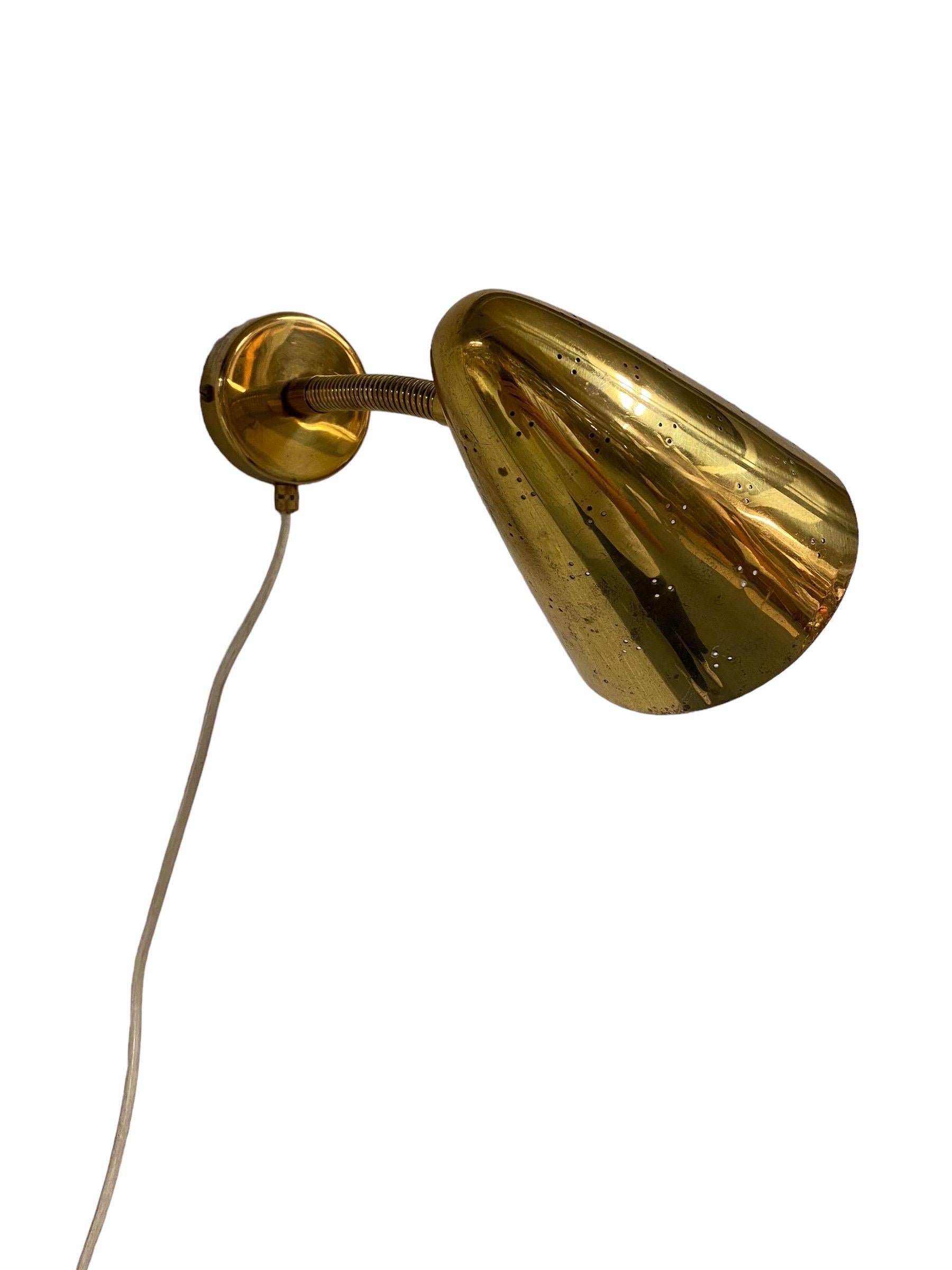 Mid-Century Modern Lisa Johansson-Pape Perforated Brass Wall Sconce Model 50-084, Orno 1950s For Sale