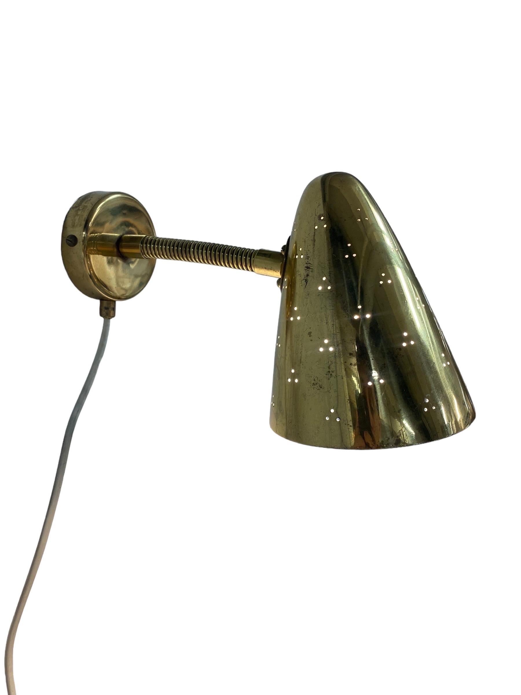 Lisa Johansson-Pape Perforated Brass Wall Sconce Model 50-084, Orno 1950s For Sale 2