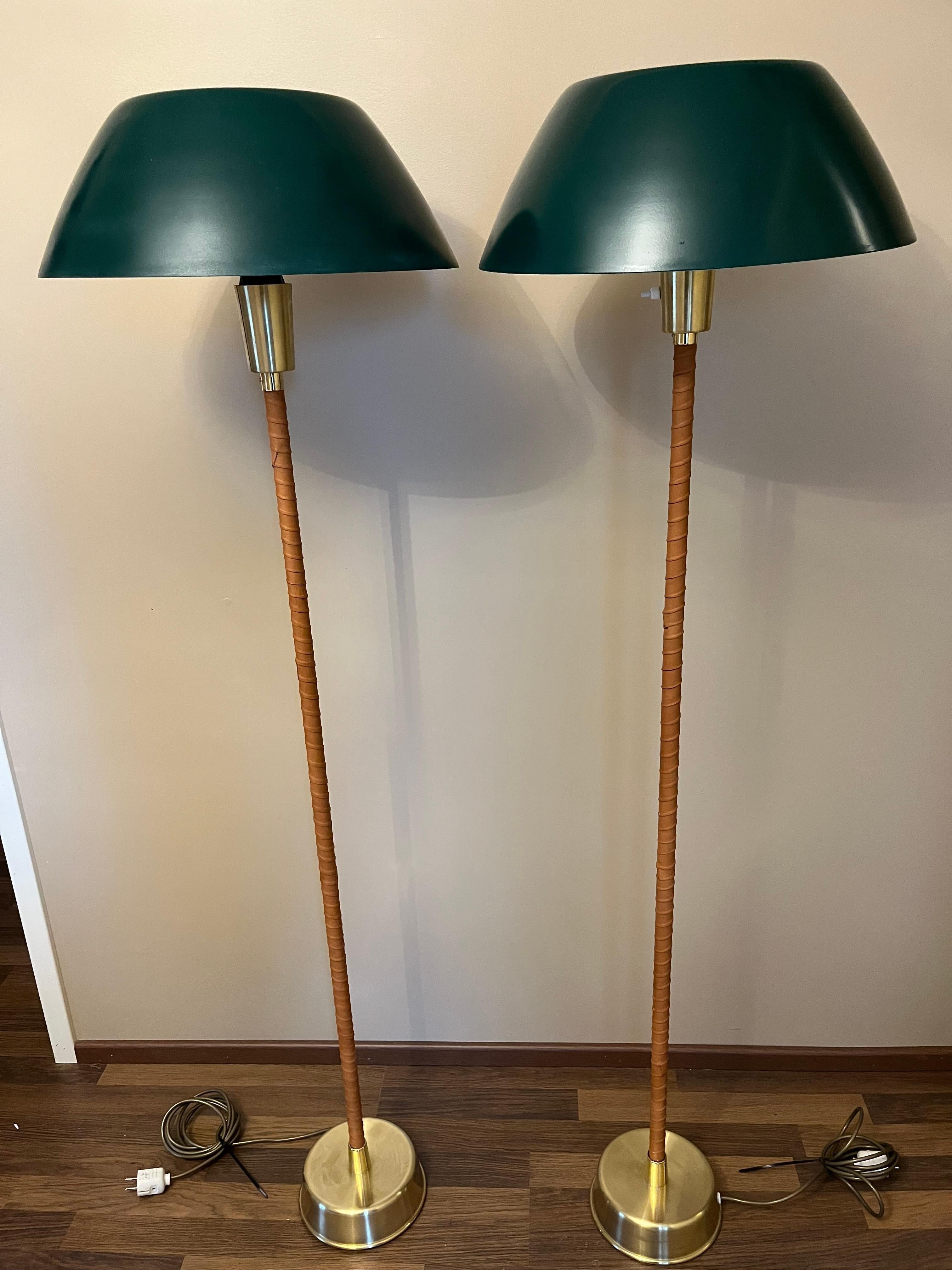 ✨ Antecedentes

- Diseñadora: Lisa Johansson-Pape (1907-1989), una de las diseñadoras de iluminación más importantes de Finlandia.
- Fabricante: Orno, empresa finlandesa de iluminación que fabricó muchos de los modelos de Johansson-Pape.
- Época: