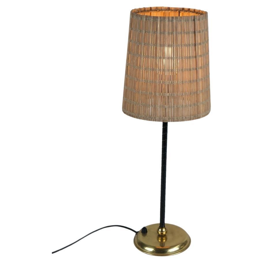 Lisa Johansson-Papé Lampe de table mince 2059, laiton, noir et rotin, Orno 1950s