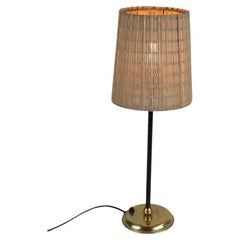 Lisa Johansson-Papé Schlanke Tischleuchte 2059, Messing, Schwarz & Rattan, Orno 1950s
