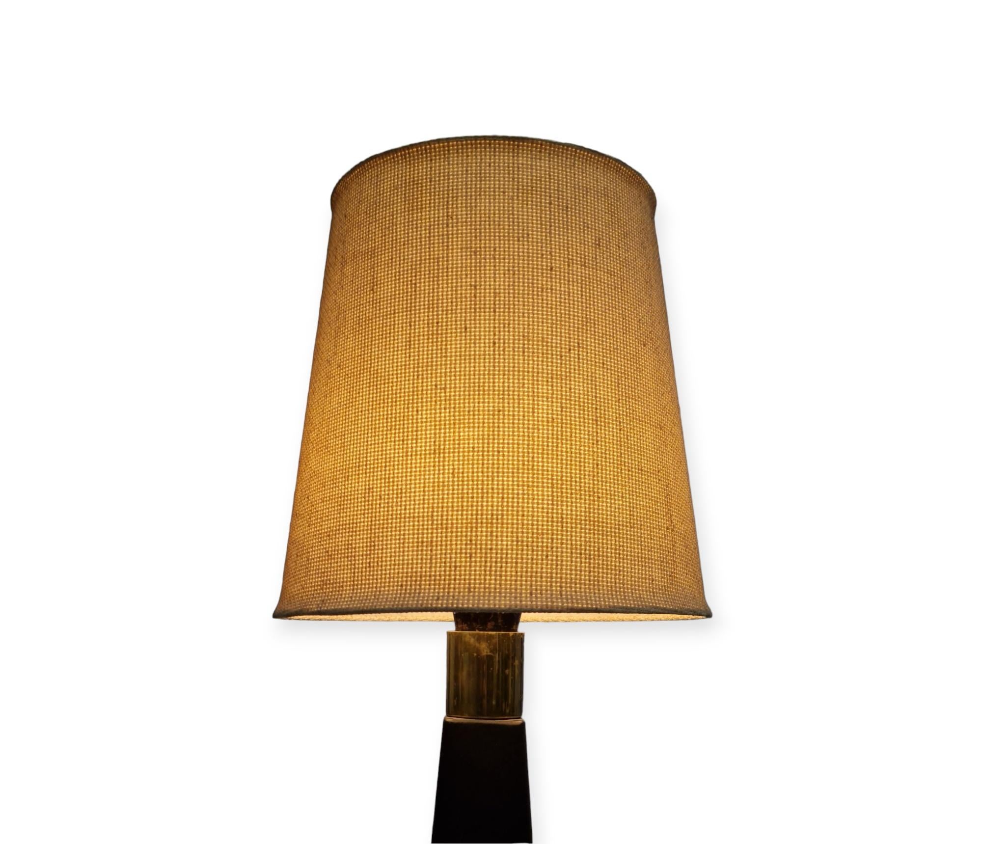 Brass Lisa Johansson-Papé Table Lamp 46-186 LJP in Leather and Linen, Orno For Sale