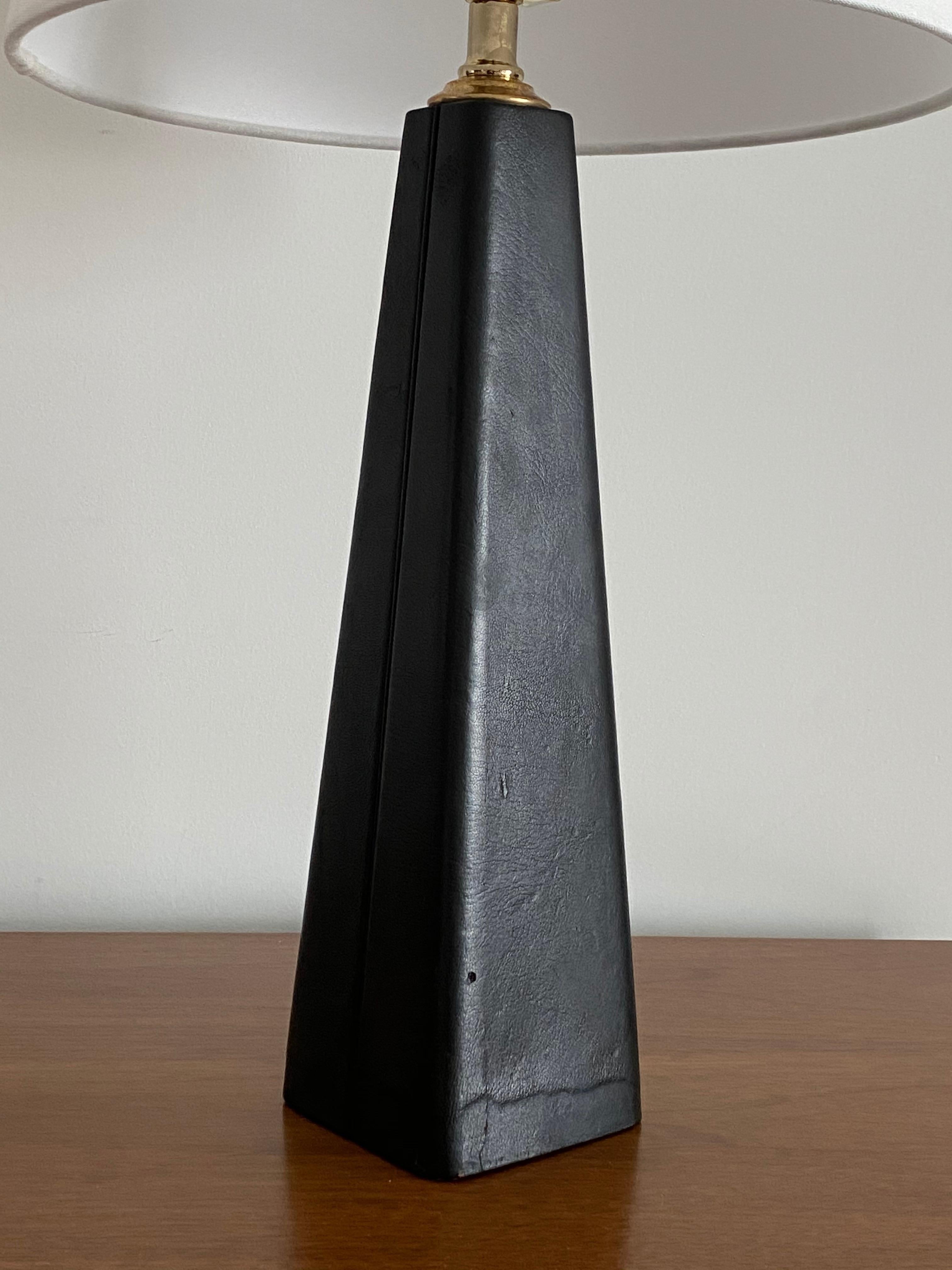 Scandinavian Modern Lisa Johansson-Pape, Table Lamp, Leather, Wood, Brass, Ornö, Finland, 1960s