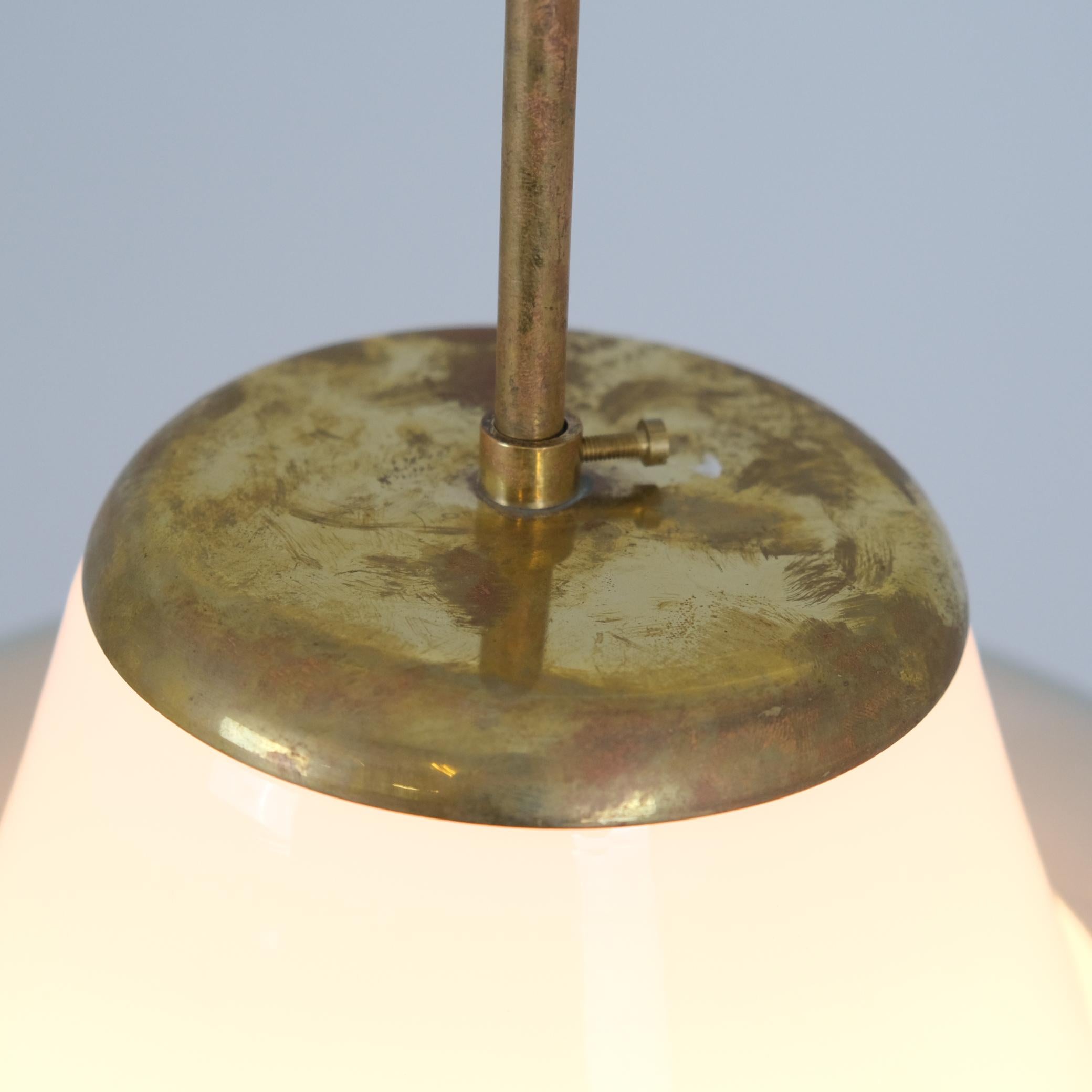 Lisa Johansson-Papé Colgante OVNI 61-347 Cristal, latón y blanco, Orno Años 50 Metal en venta