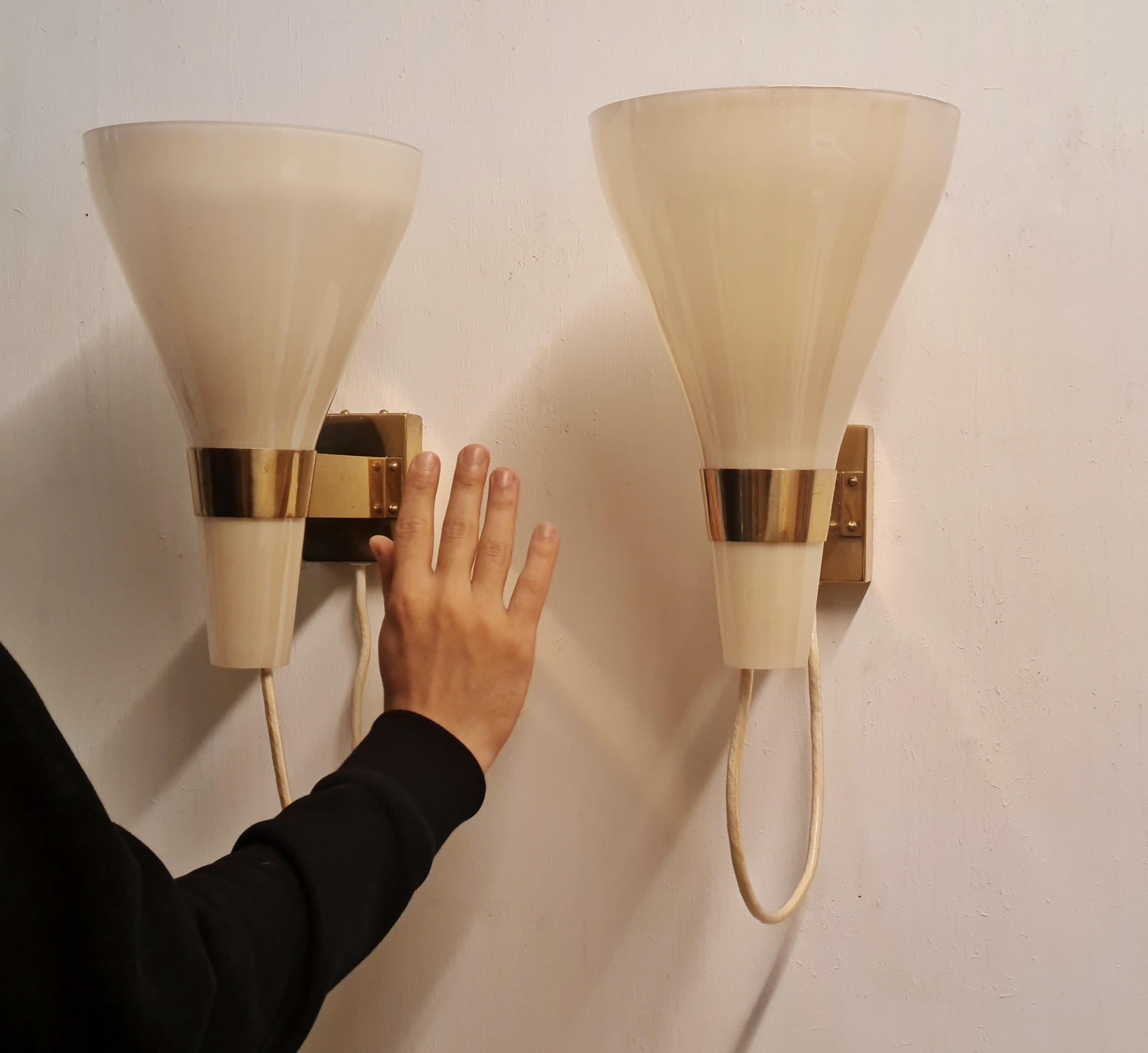 Lisa Johansson-Pape Wall Sconce 50-090, Brass & Lyster Opaline Glass, Orno 1950s For Sale 11