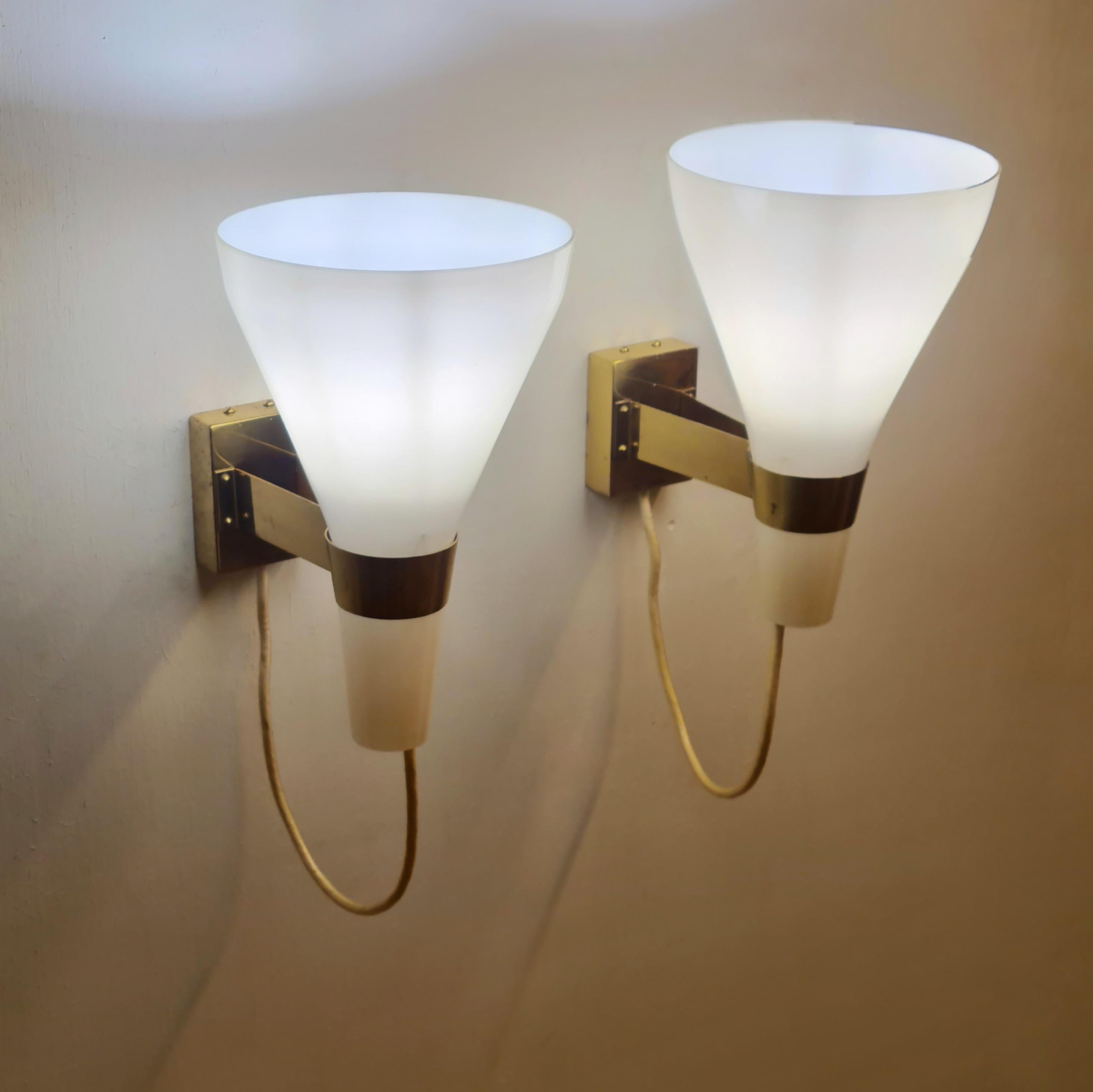 Mid-Century Modern Lisa Johansson-Pape Wall Sconce 50-090, Brass & Lyster Opaline Glass, Orno 1950s For Sale