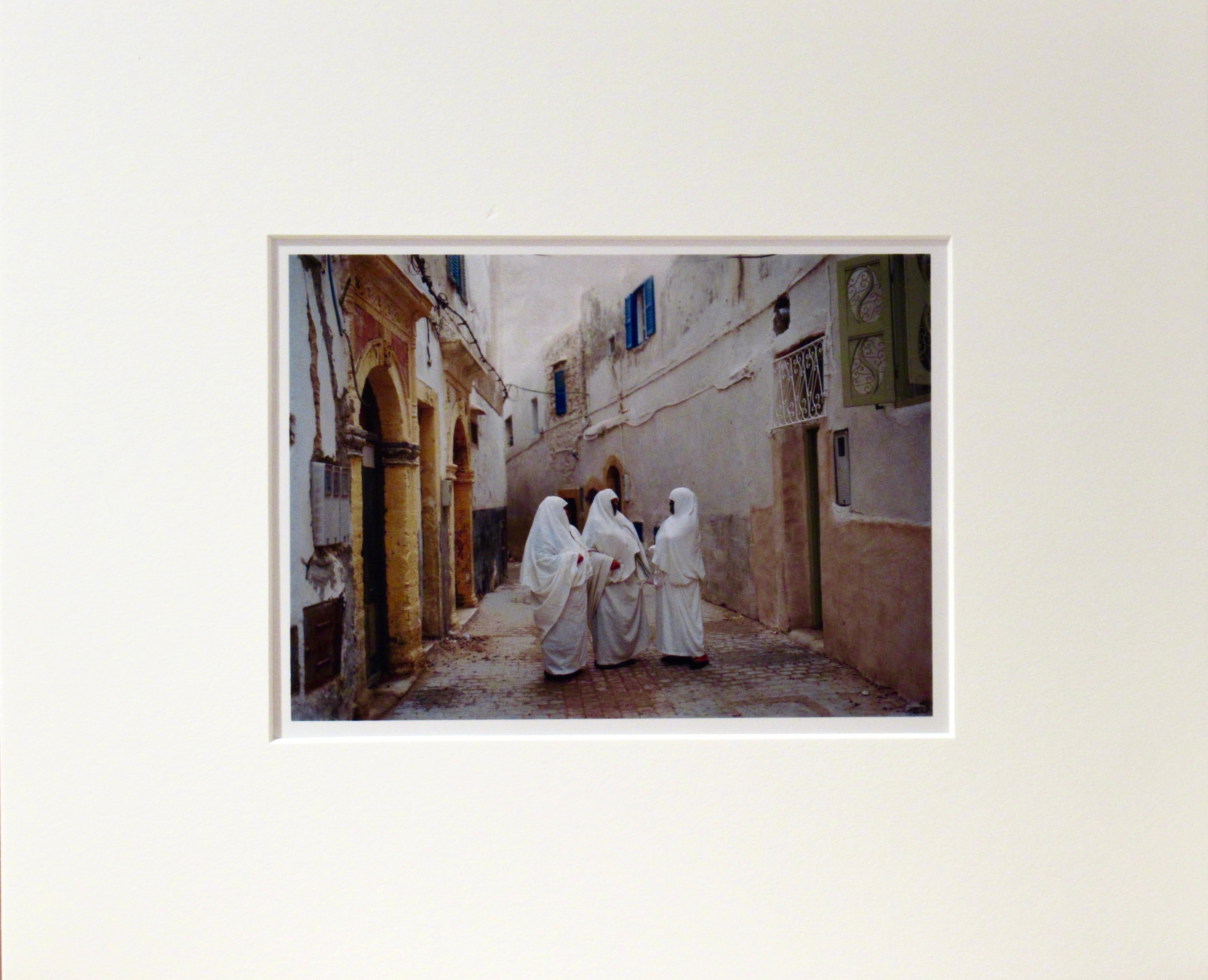 Conversazione, Morrocco (Marocco) - Photograph di Lisa Kristine