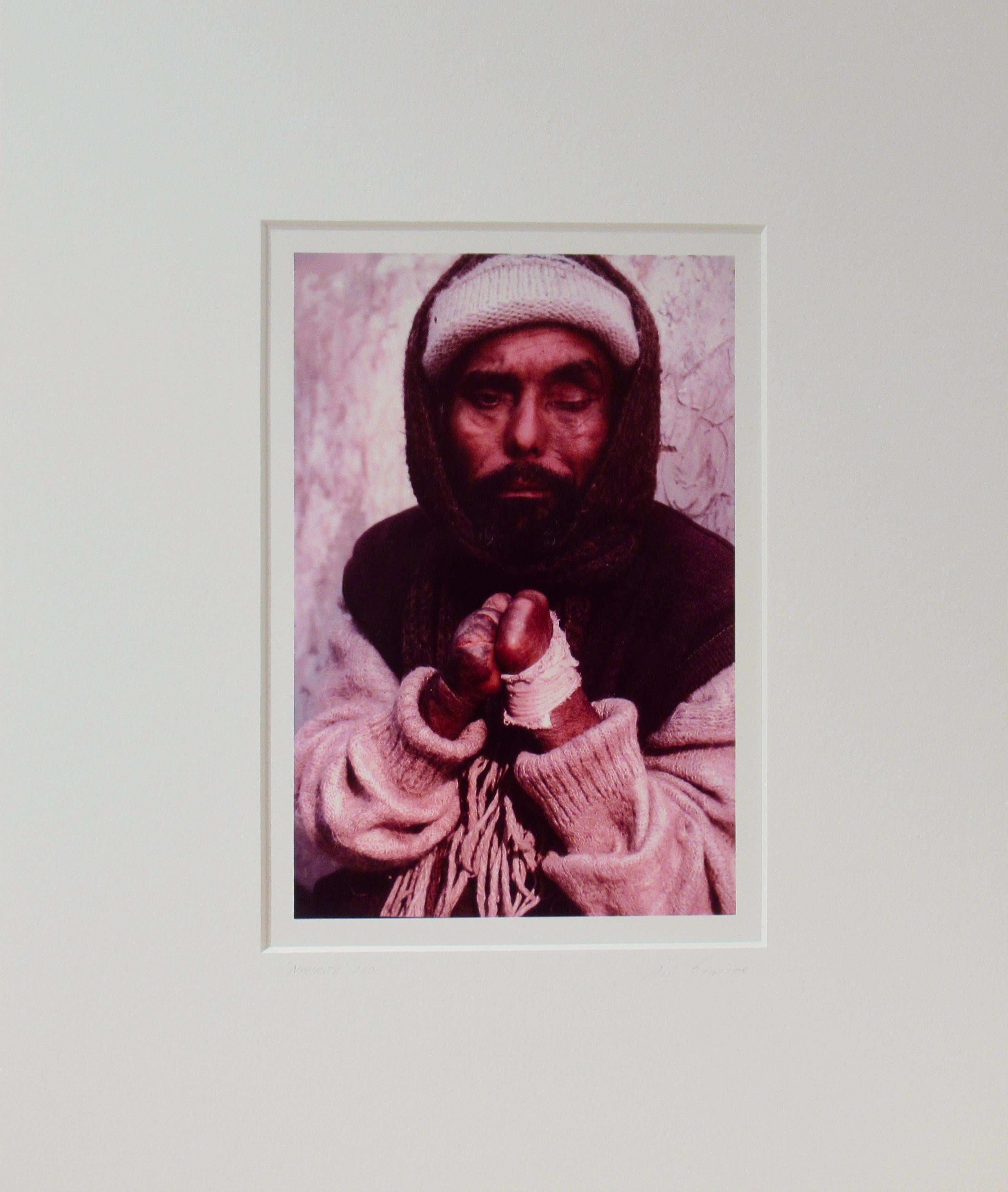 Namaste - Photograph de Lisa Kristine