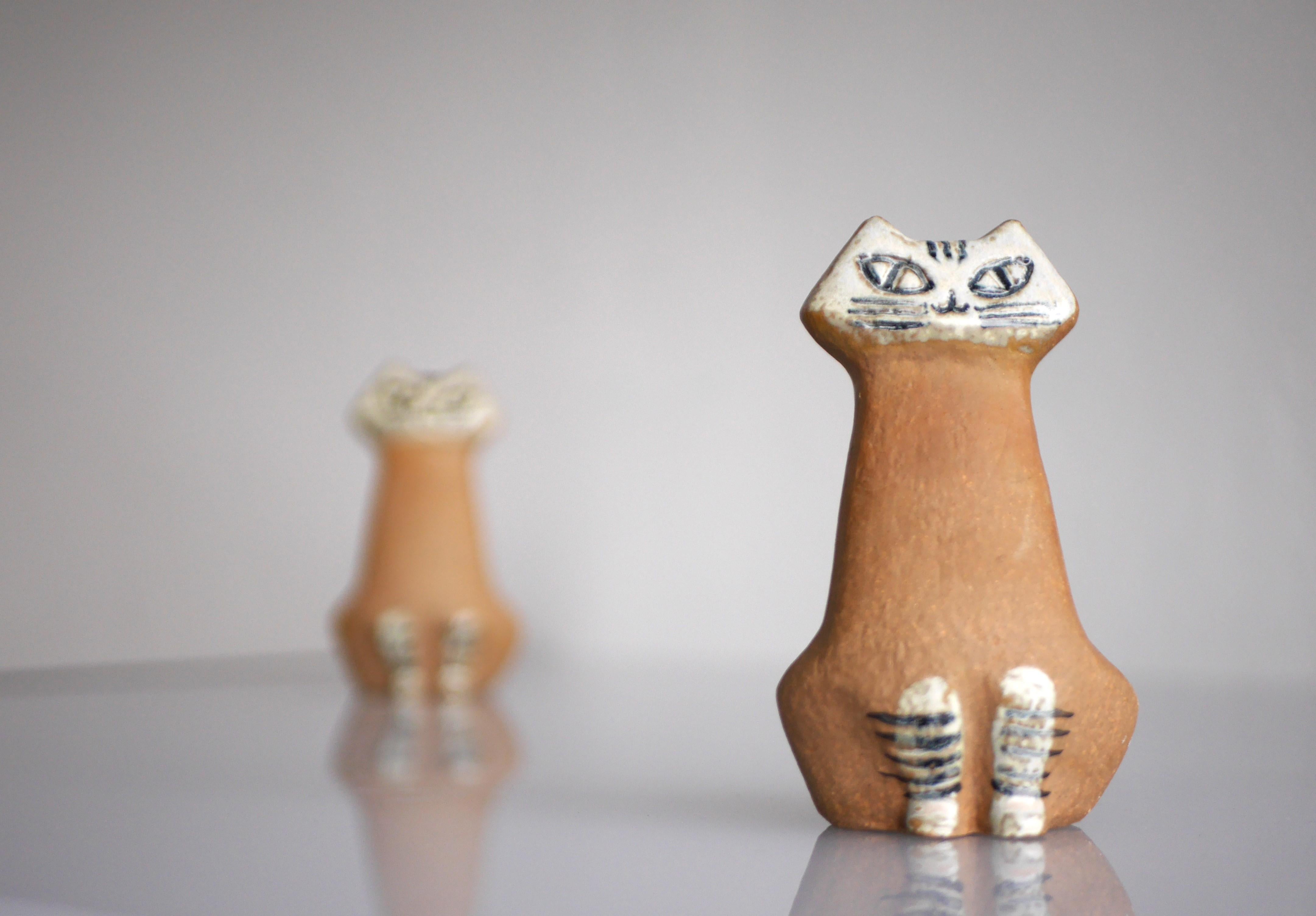 Mid-20th Century Lisa Larson cat figurine from Lilla Zoo for Gustavsberg, Sweden.