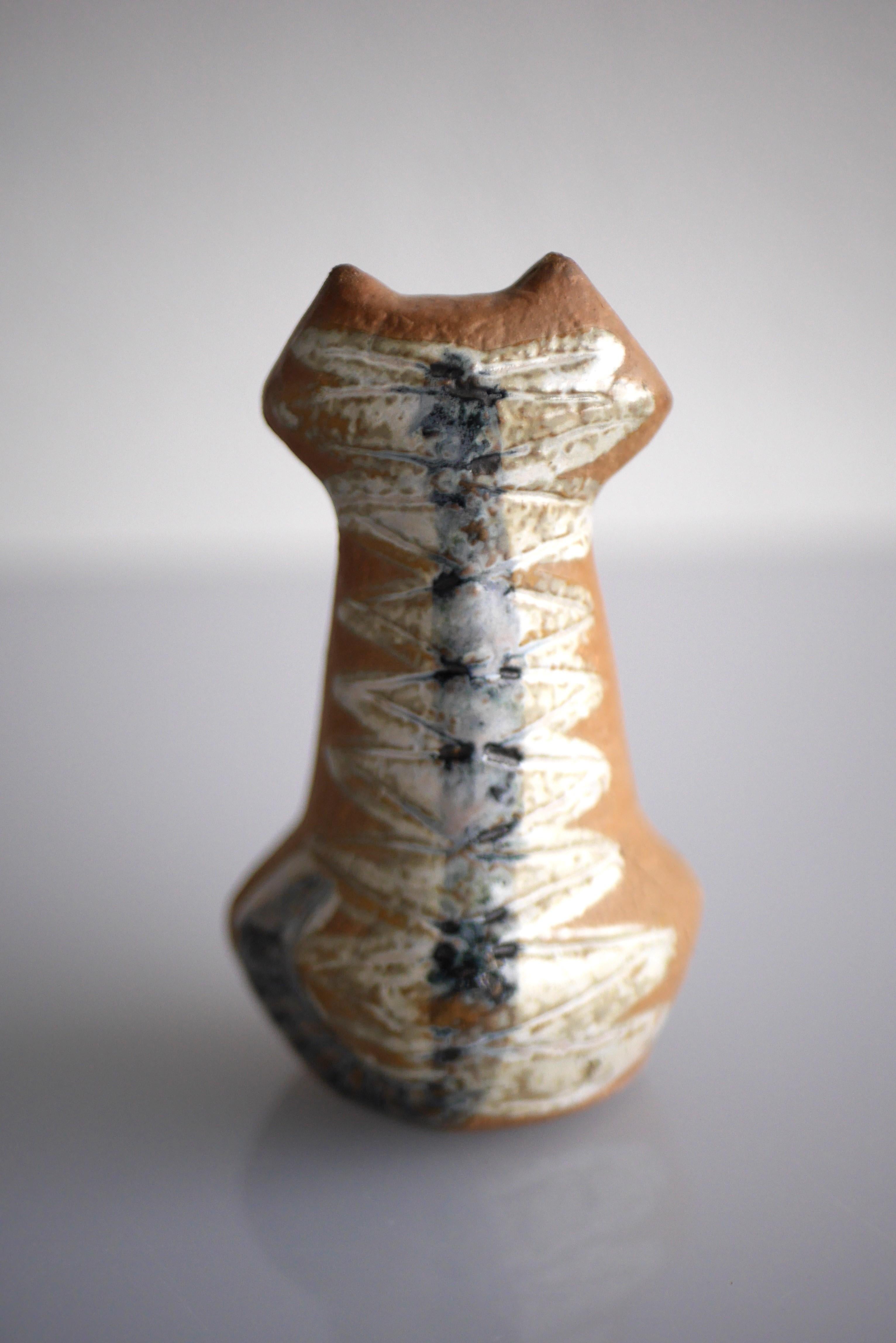 Glazed Lisa Larson cat figurine from Lilla Zoo for Gustavsberg, Sweden.