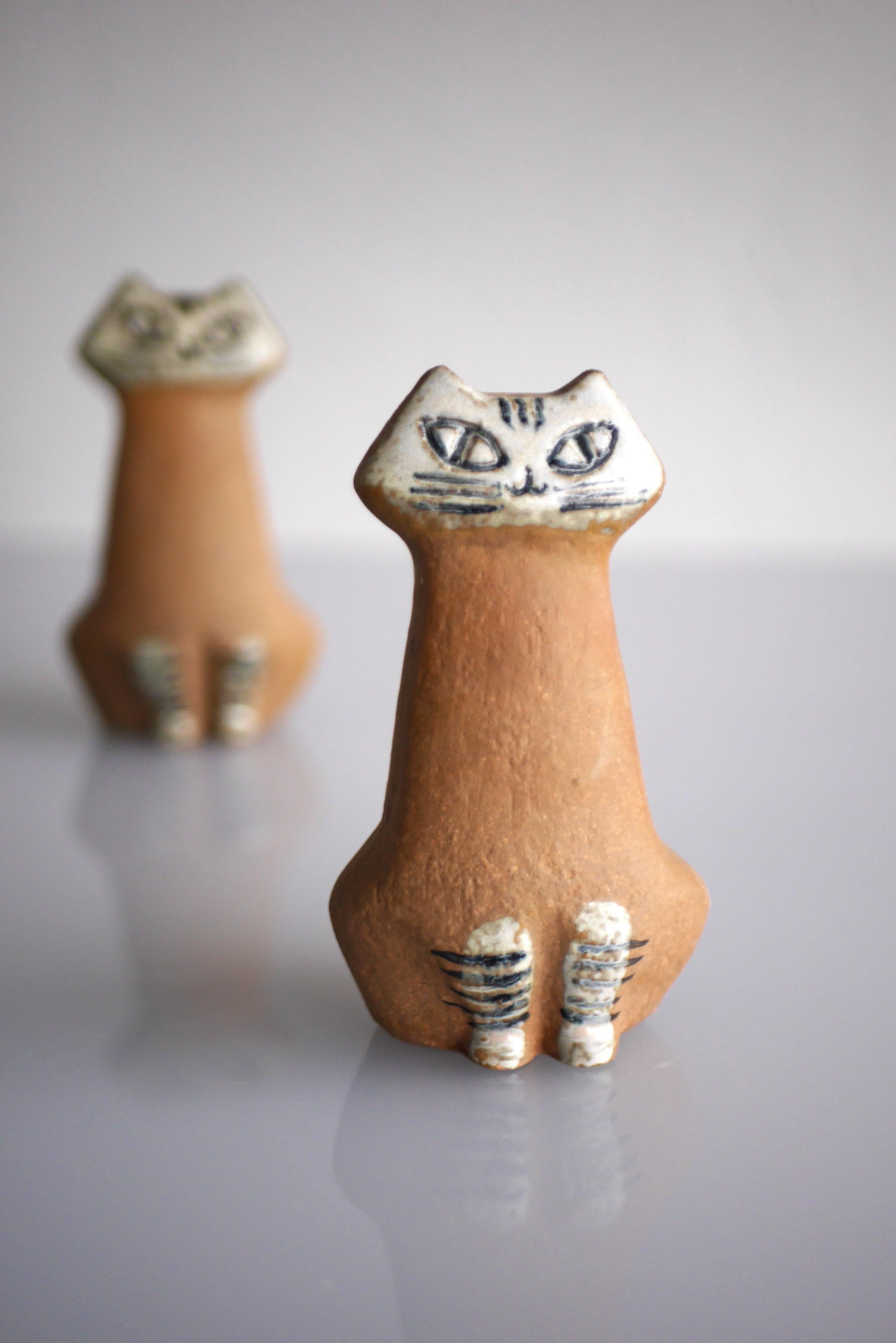 Lisa Larson cat figurine from Lilla Zoo for Gustavsberg, Sweden. In Good Condition In Skarpnäck, SE