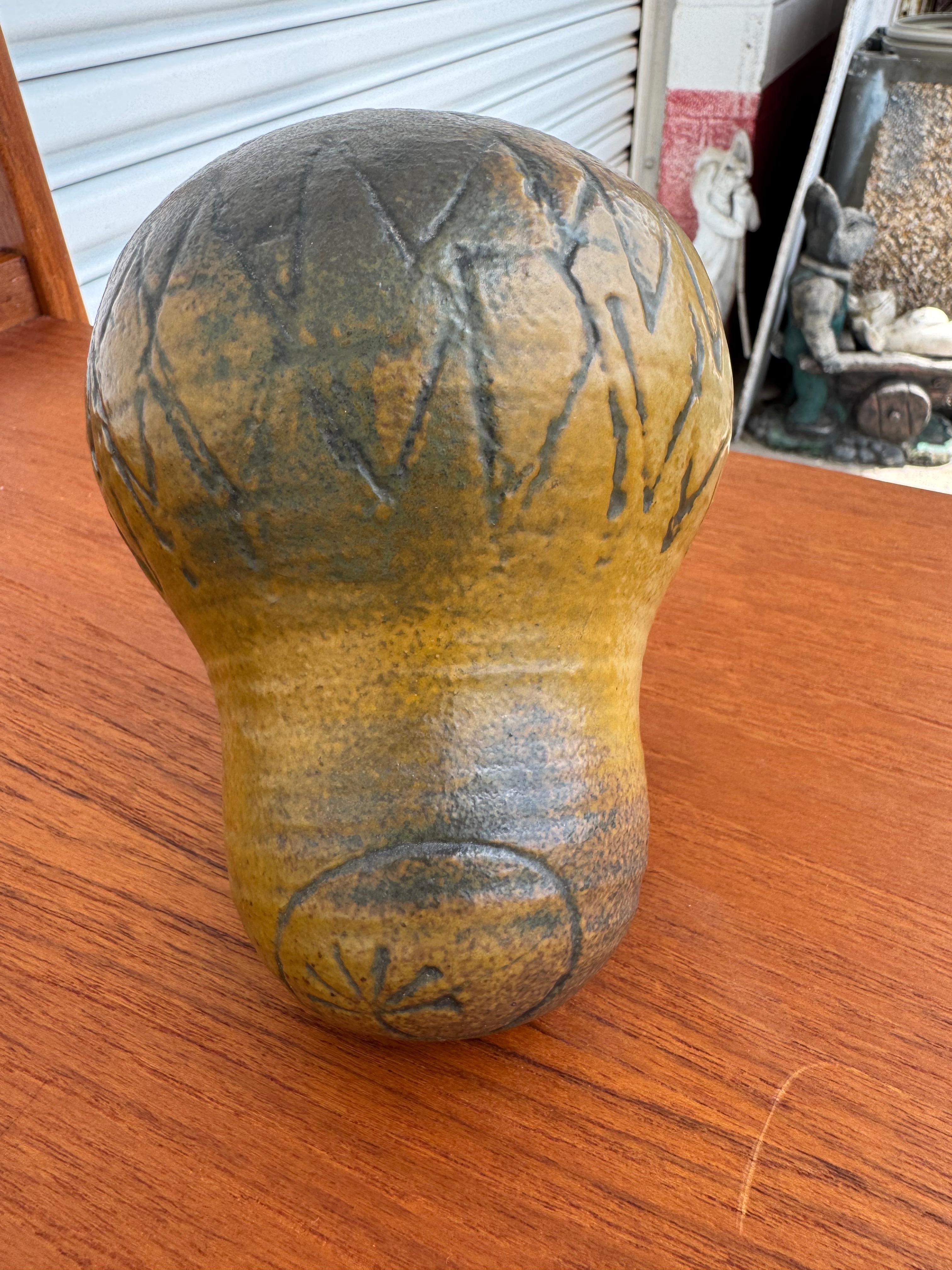 Lisa Larson Skulptur eines Keramiklöwen von Gustavberg (Europäisch) im Angebot